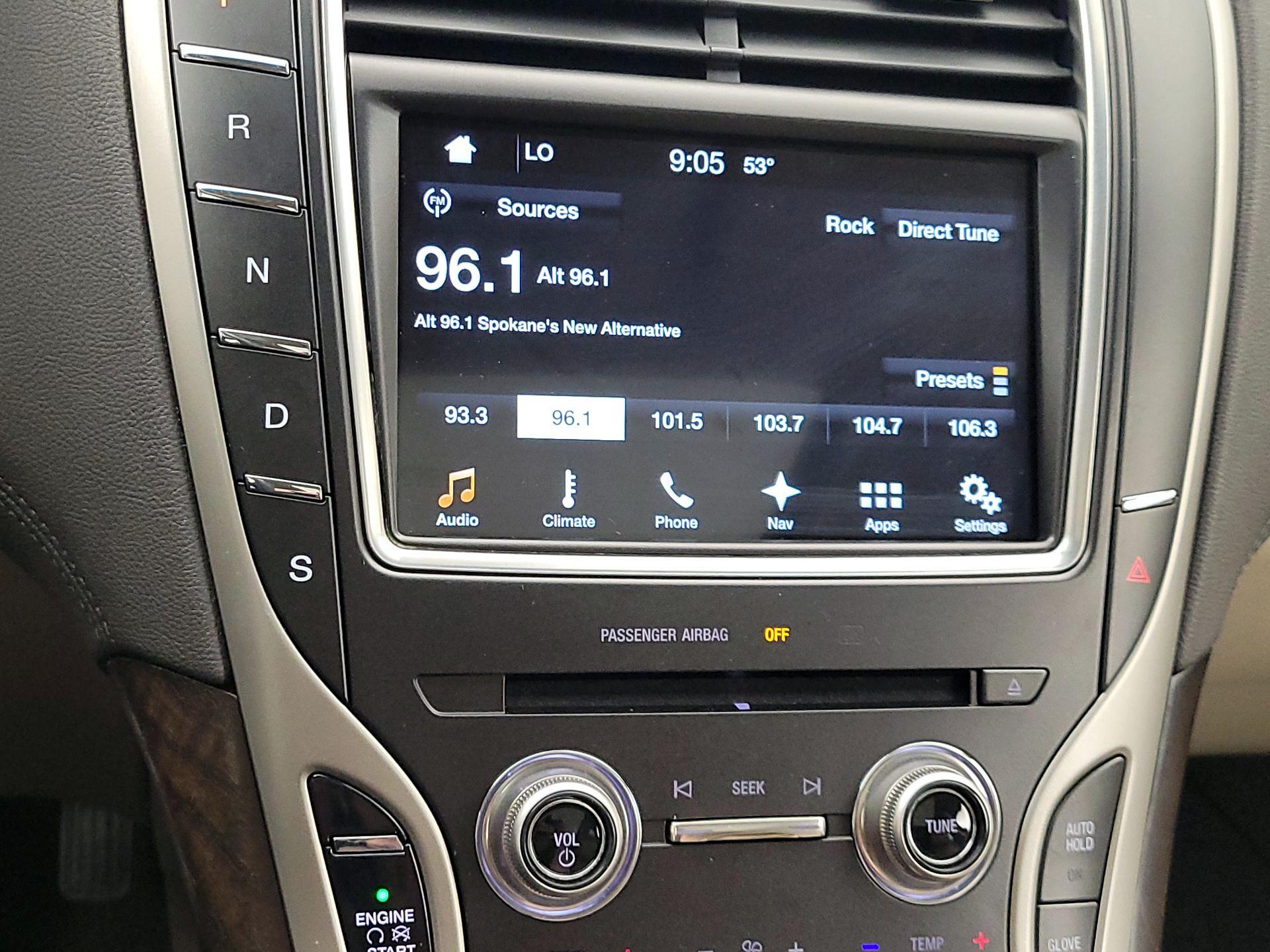 Thumbnail: 2016 Lincoln MKX - 16