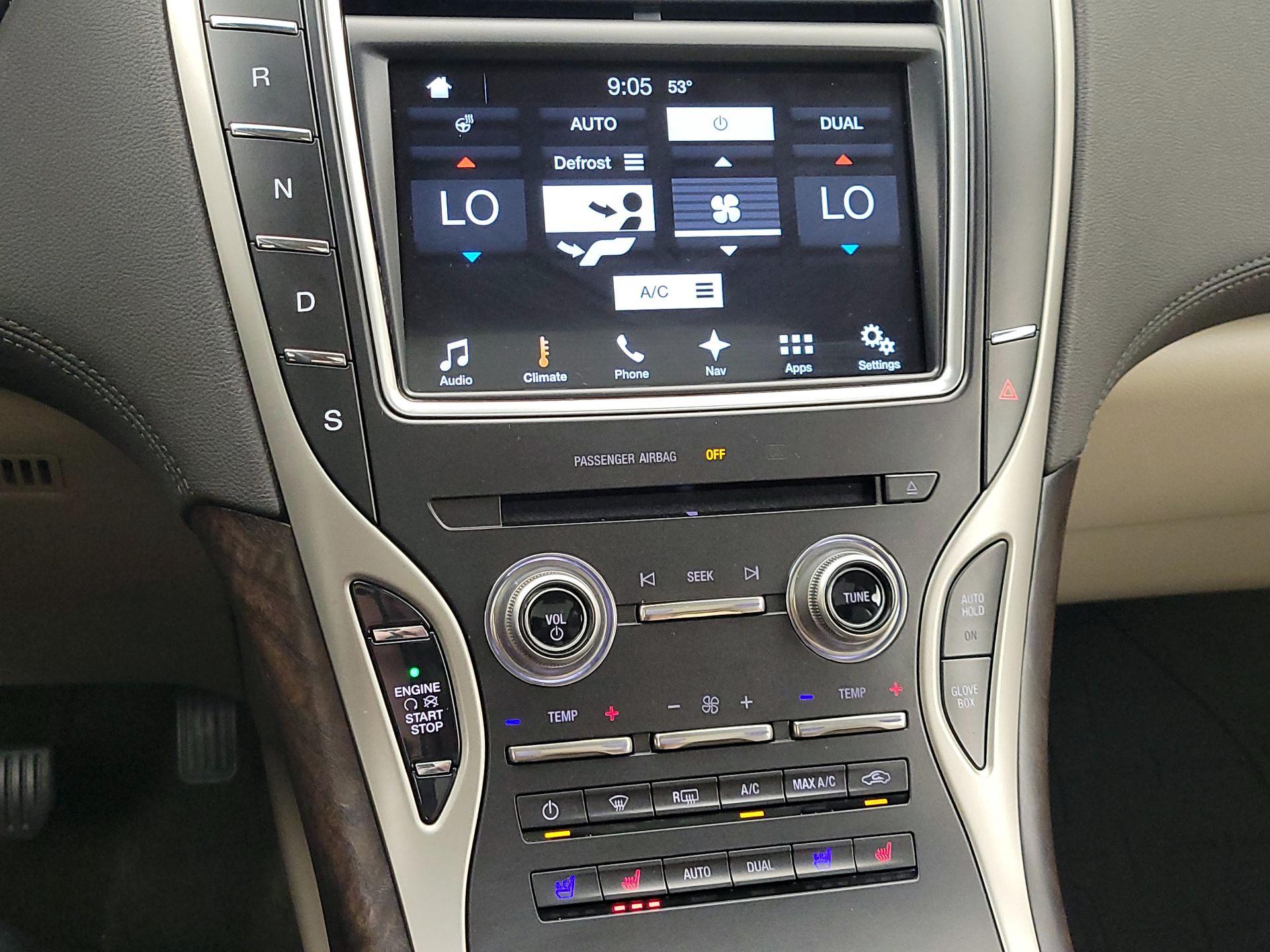 Thumbnail: 2016 Lincoln MKX - 17