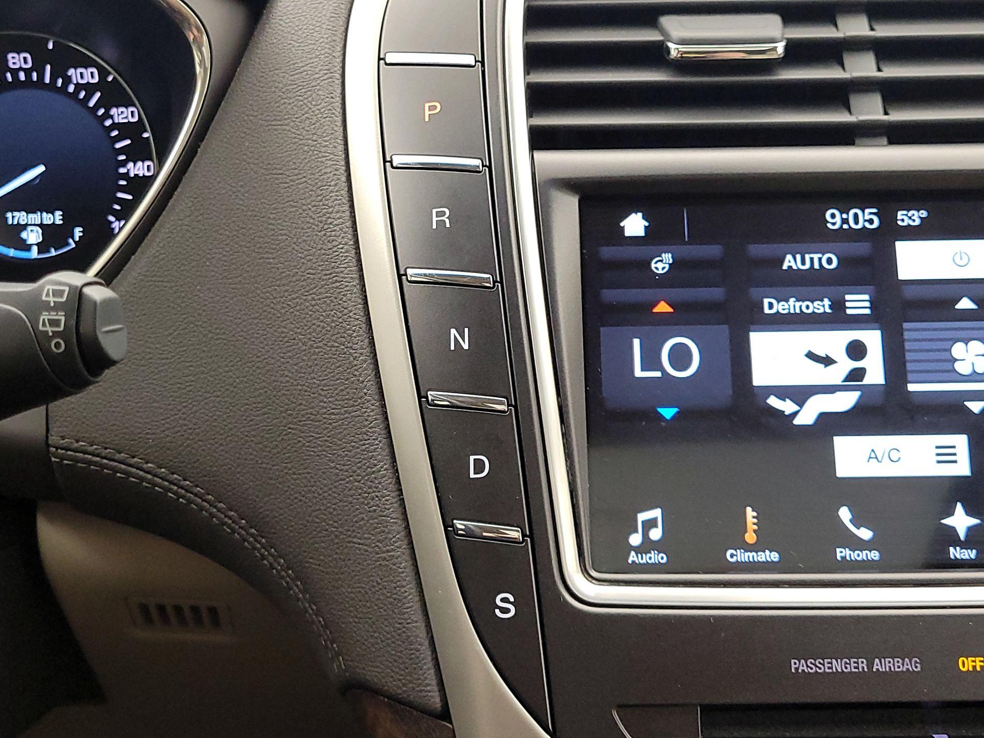 Thumbnail: 2016 Lincoln MKX - 18