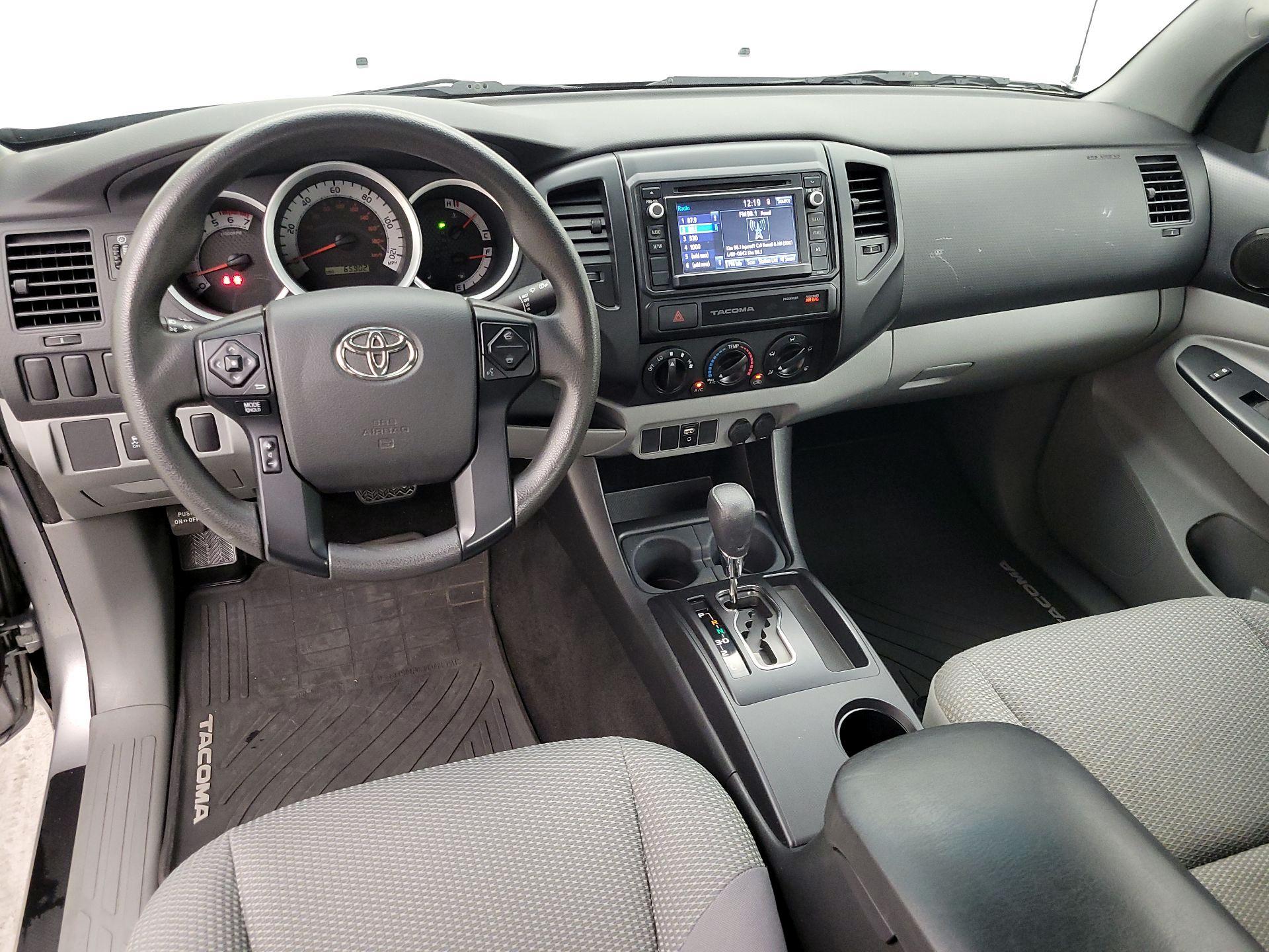 Thumbnail: 2015 Toyota Tacoma - 9