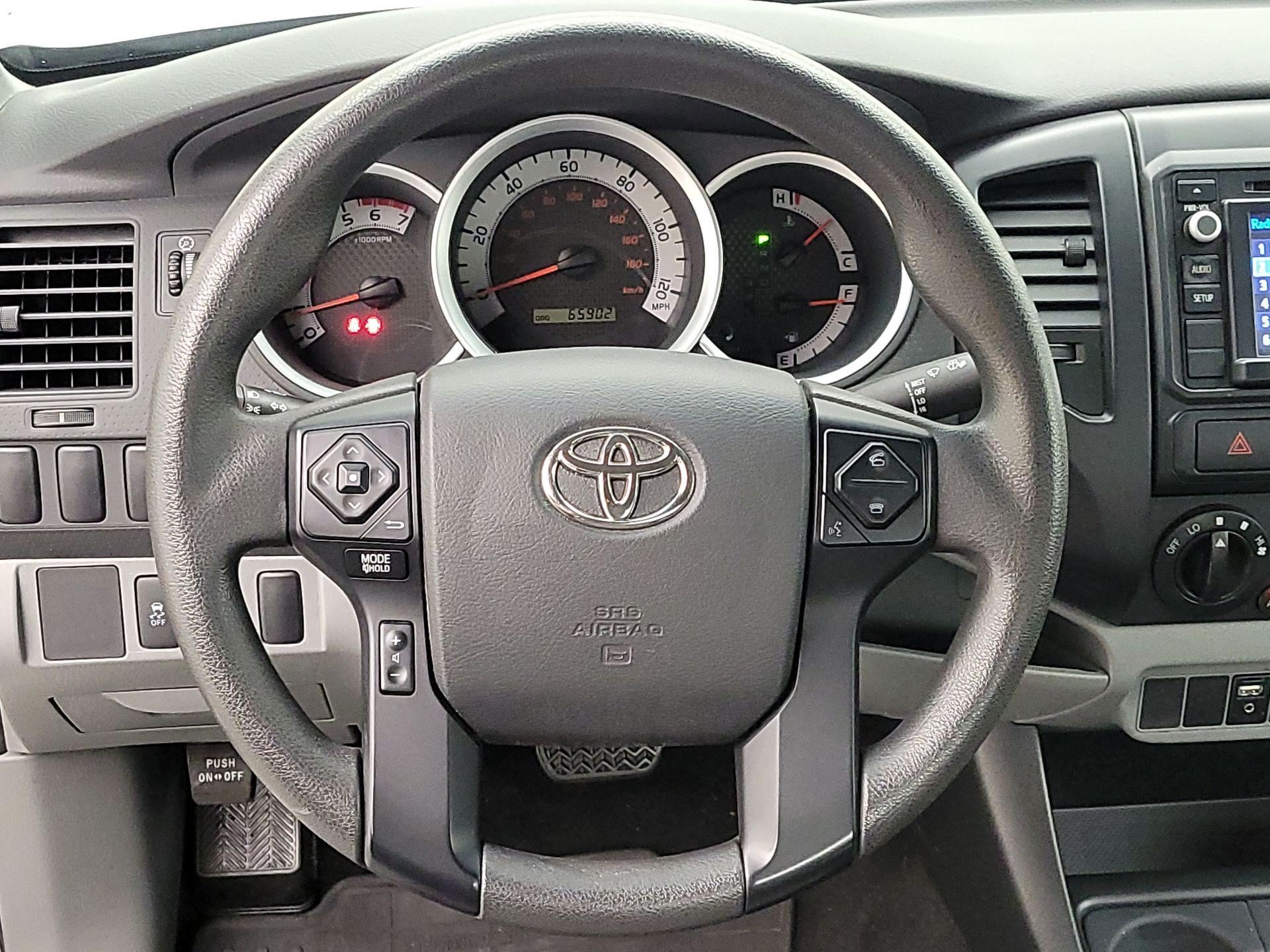 Thumbnail: 2015 Toyota Tacoma - 10