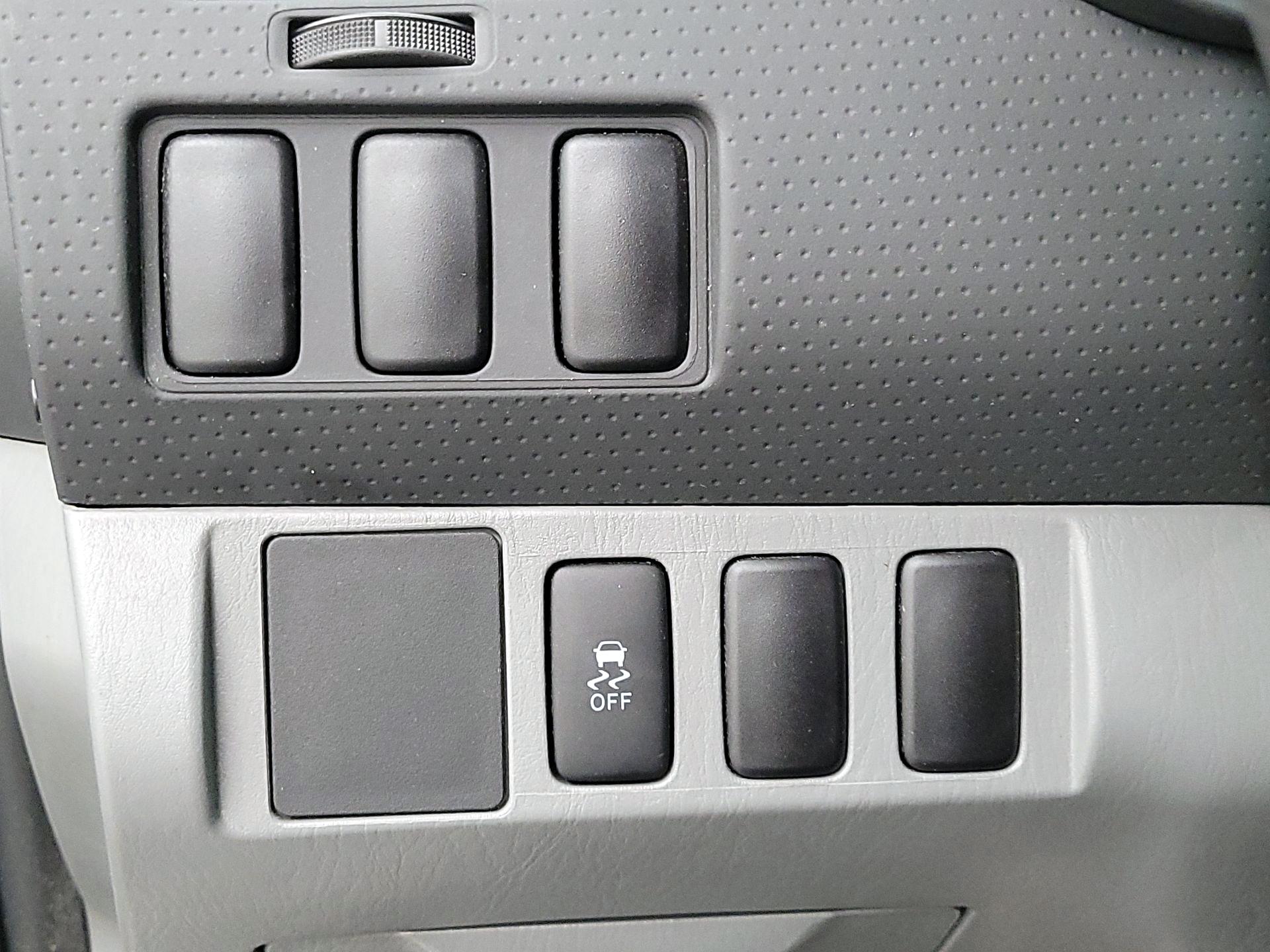 Thumbnail: 2015 Toyota Tacoma - 13