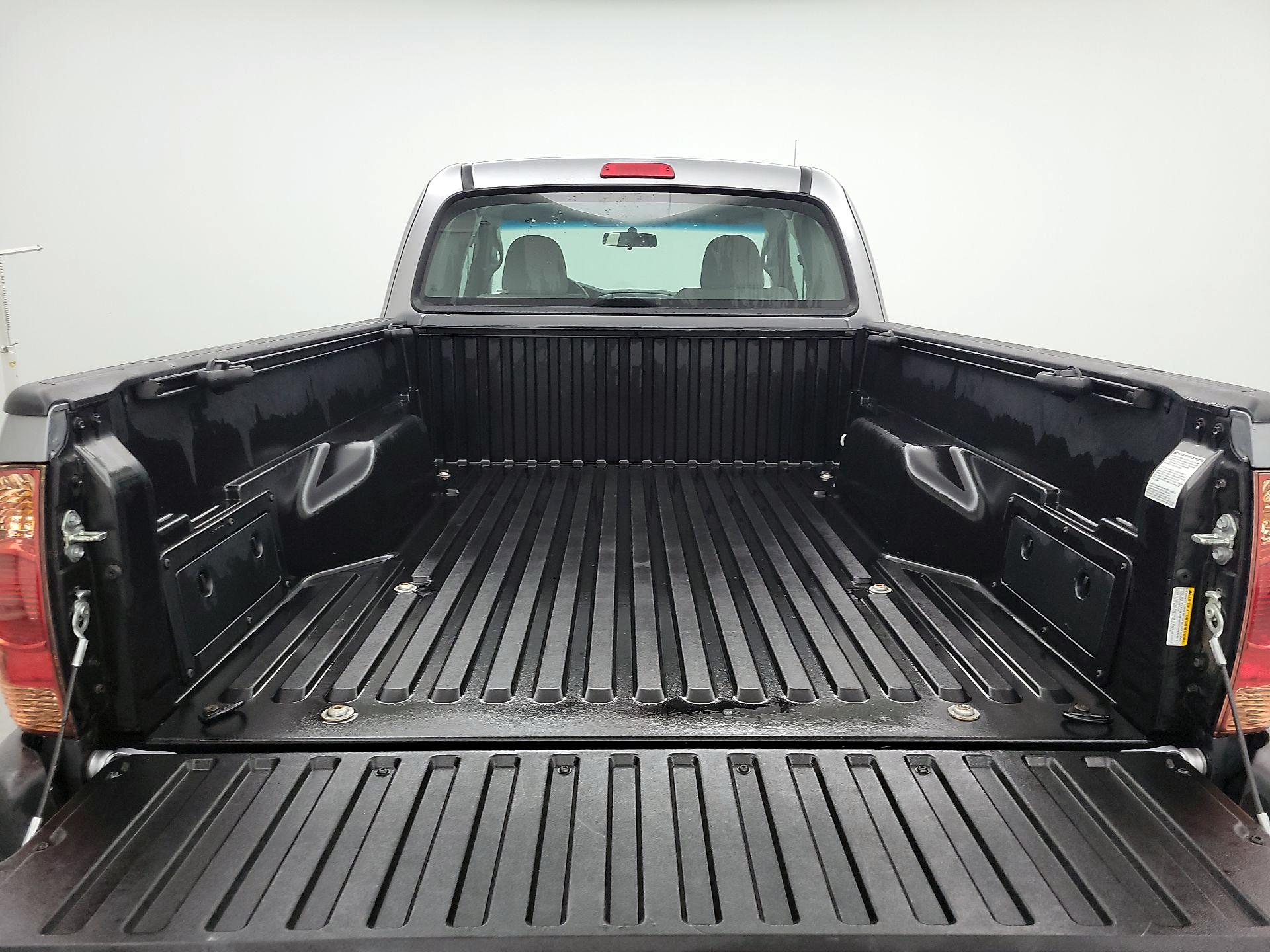 Thumbnail: 2015 Toyota Tacoma - 18