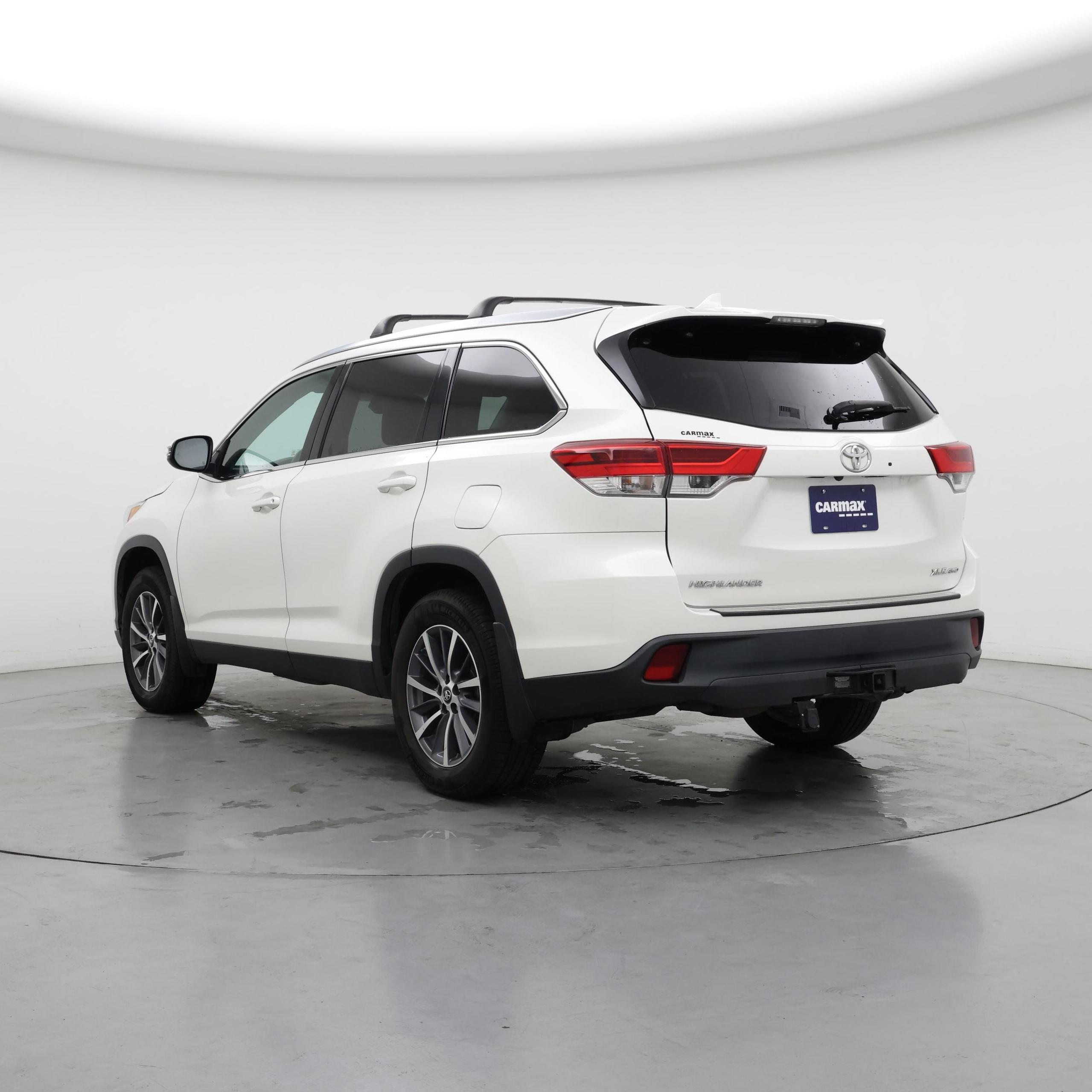 Thumbnail: 2019 Toyota Highlander - 2