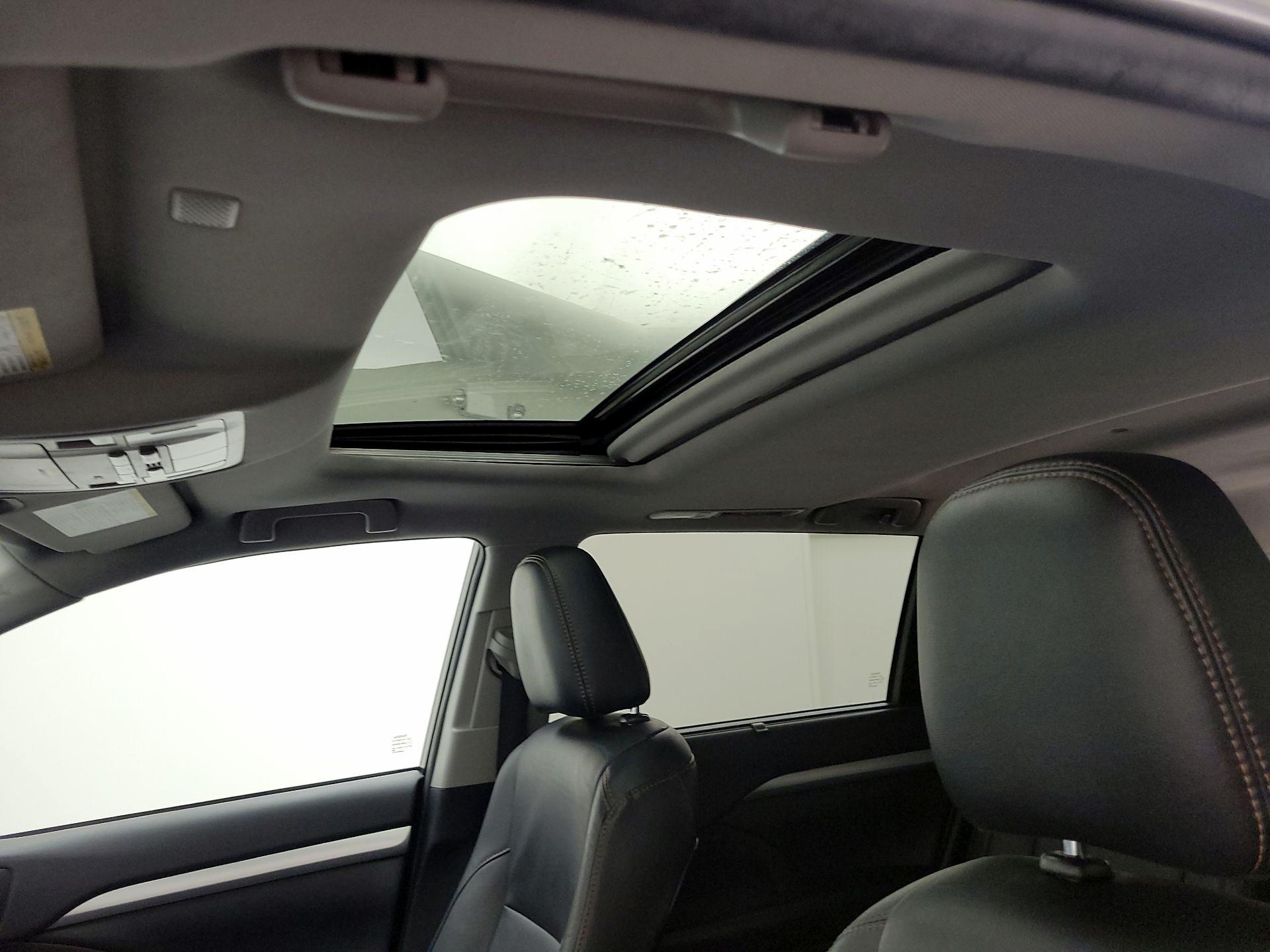 Thumbnail: 2019 Toyota Highlander - 20
