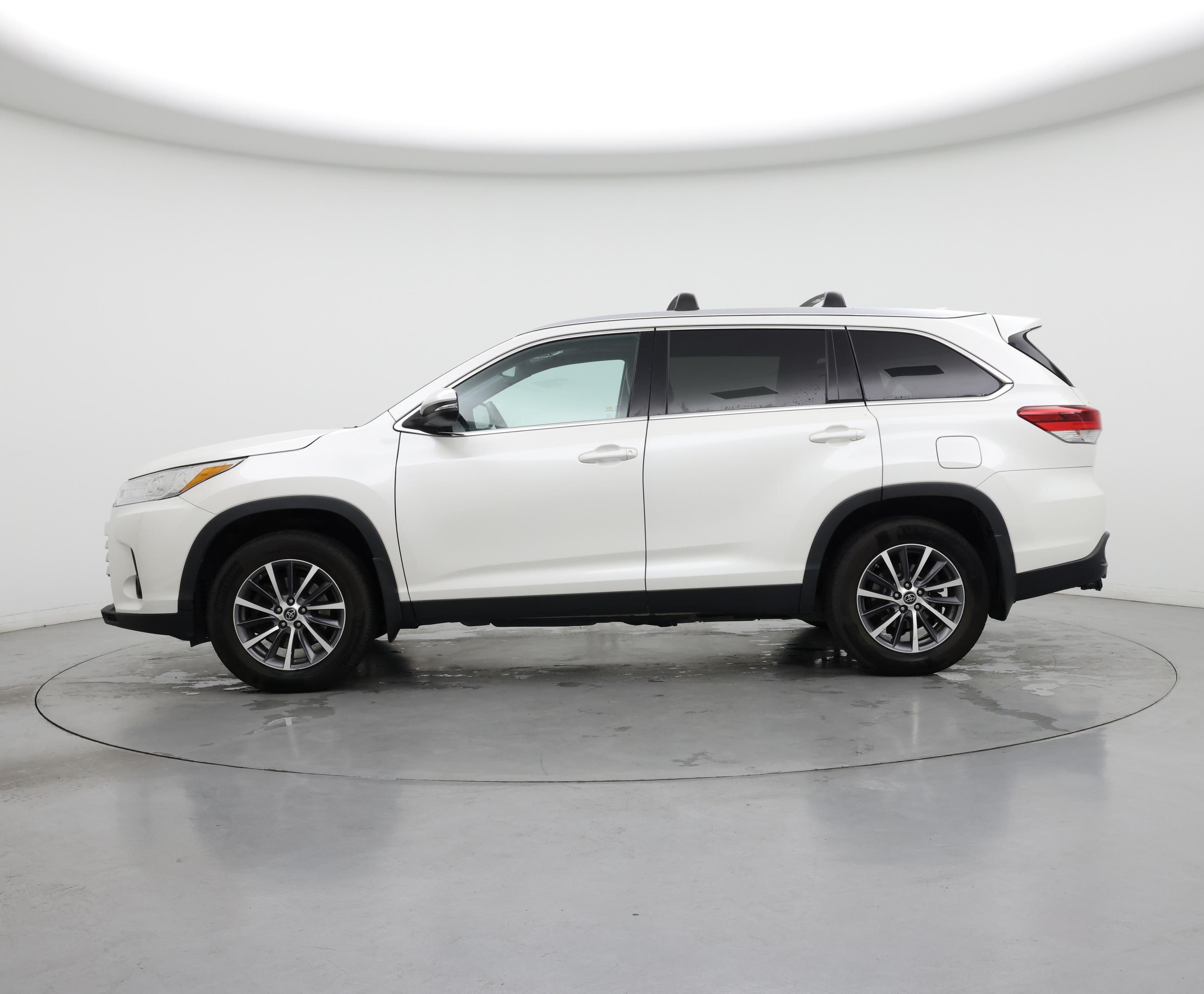 Thumbnail: 2019 Toyota Highlander - 3