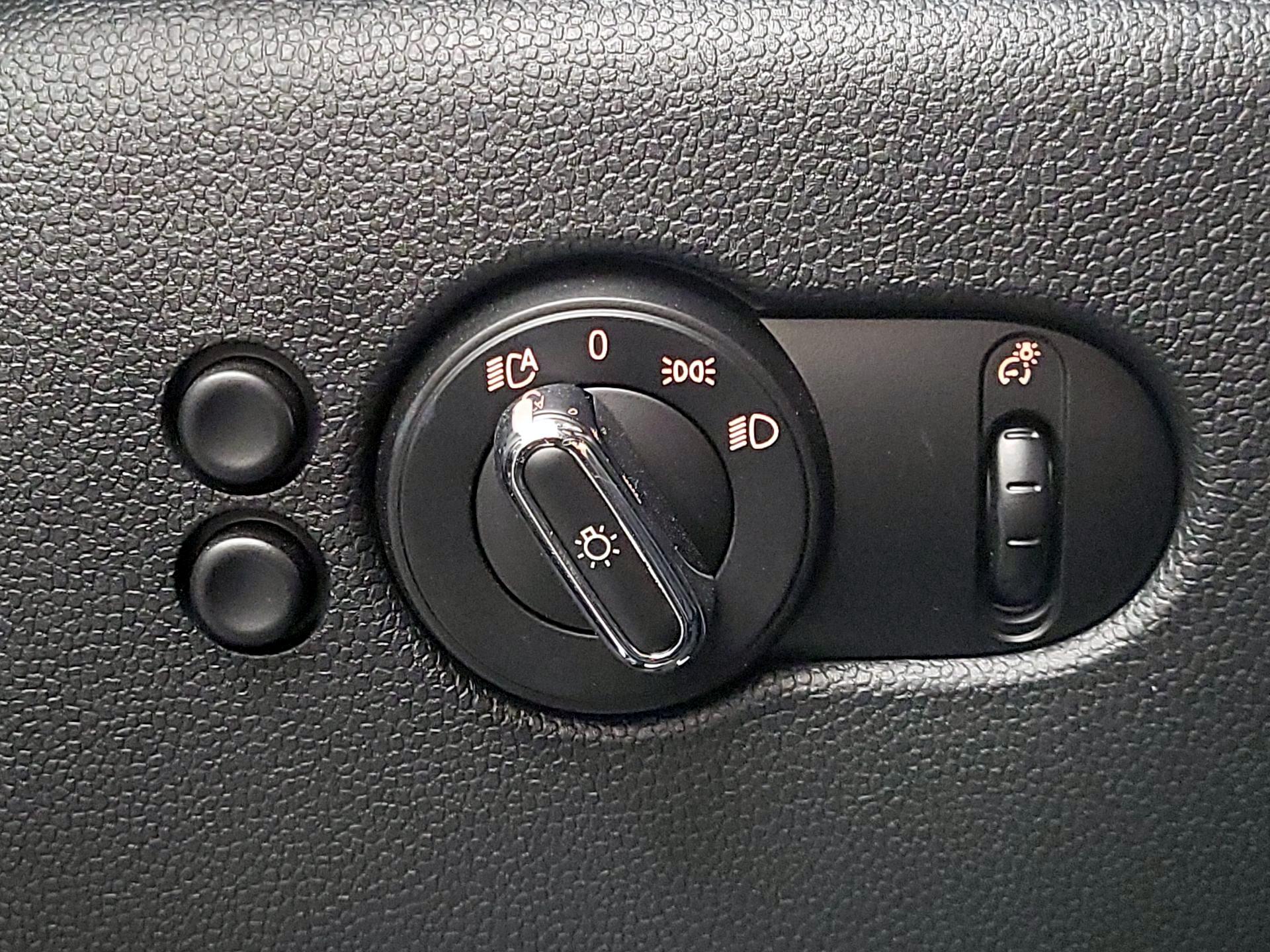 Thumbnail: 2019 MINI Cooper Hardtop - 13