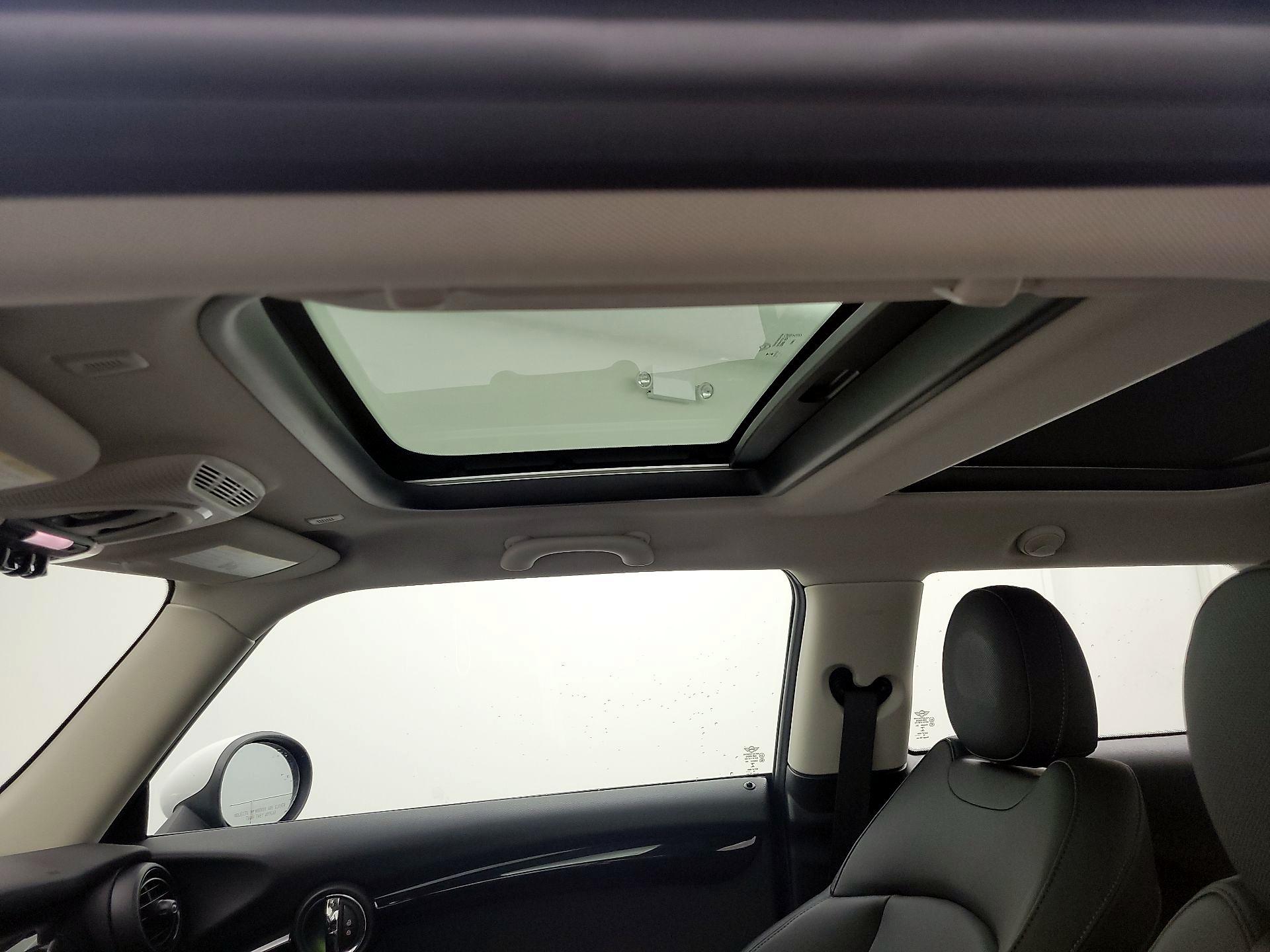 Thumbnail: 2019 MINI Cooper Hardtop - 19