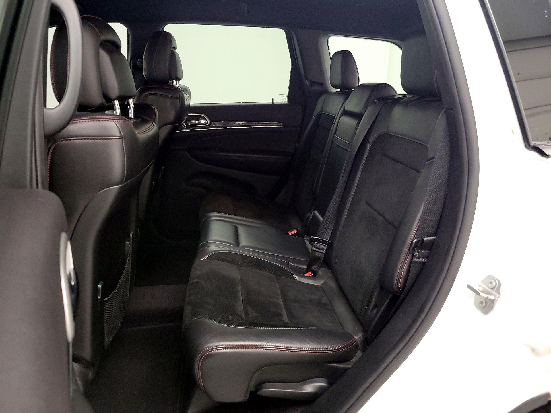Thumbnail: 2018 Jeep Grand Cherokee - 20