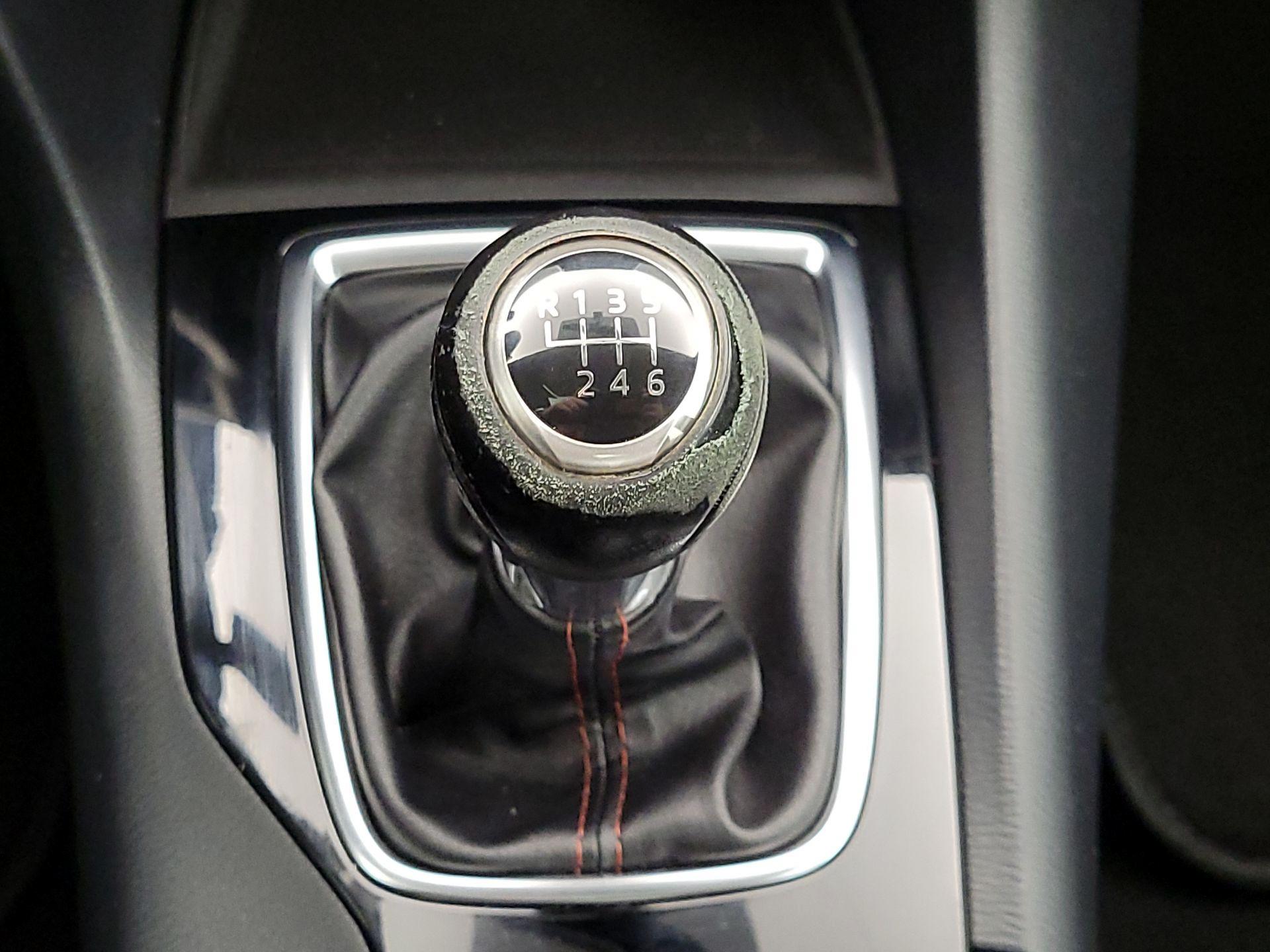Thumbnail: 2014 Mazda Mazda3 - 18