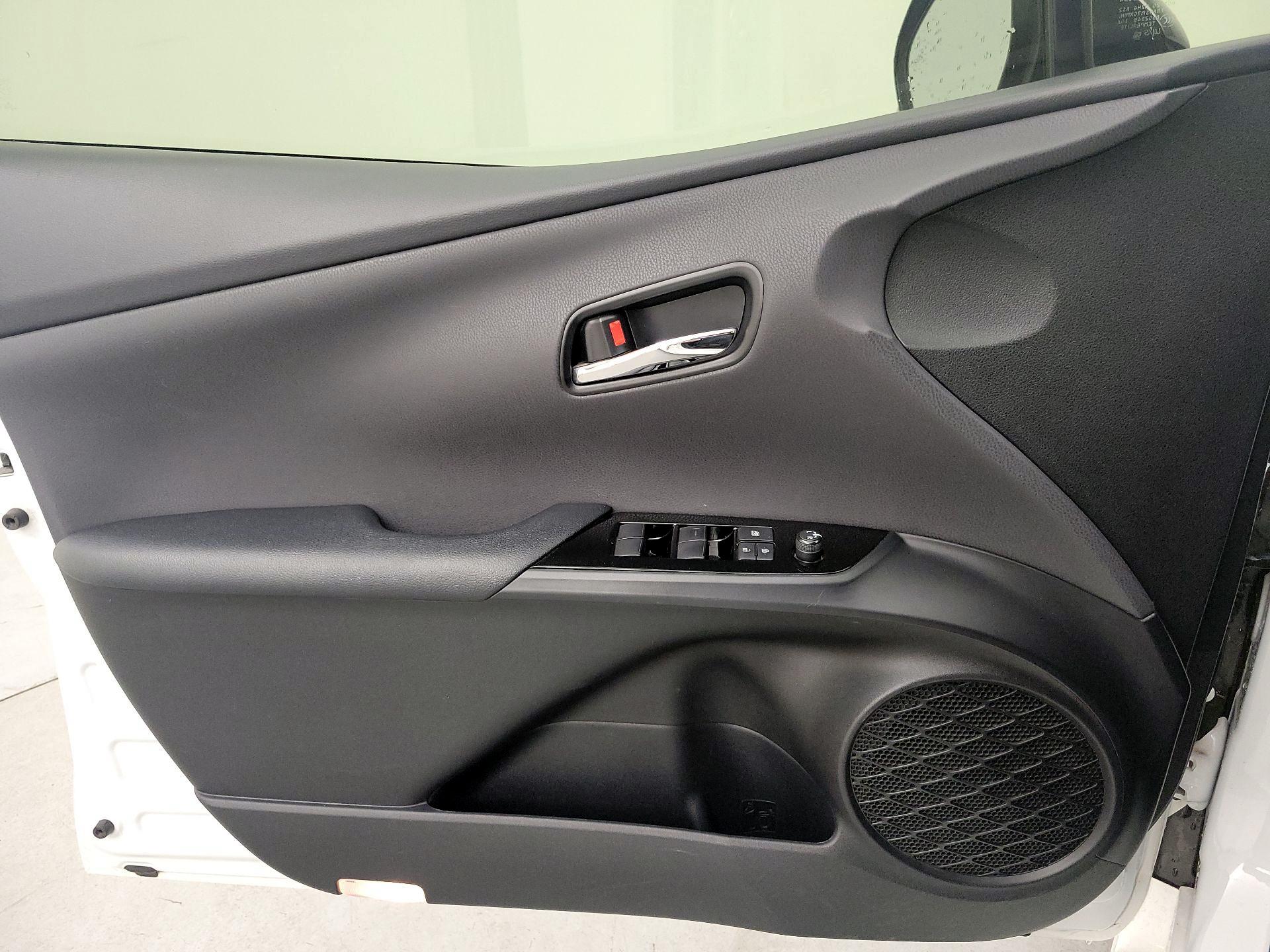 Thumbnail: 2022 Toyota Prius - 12