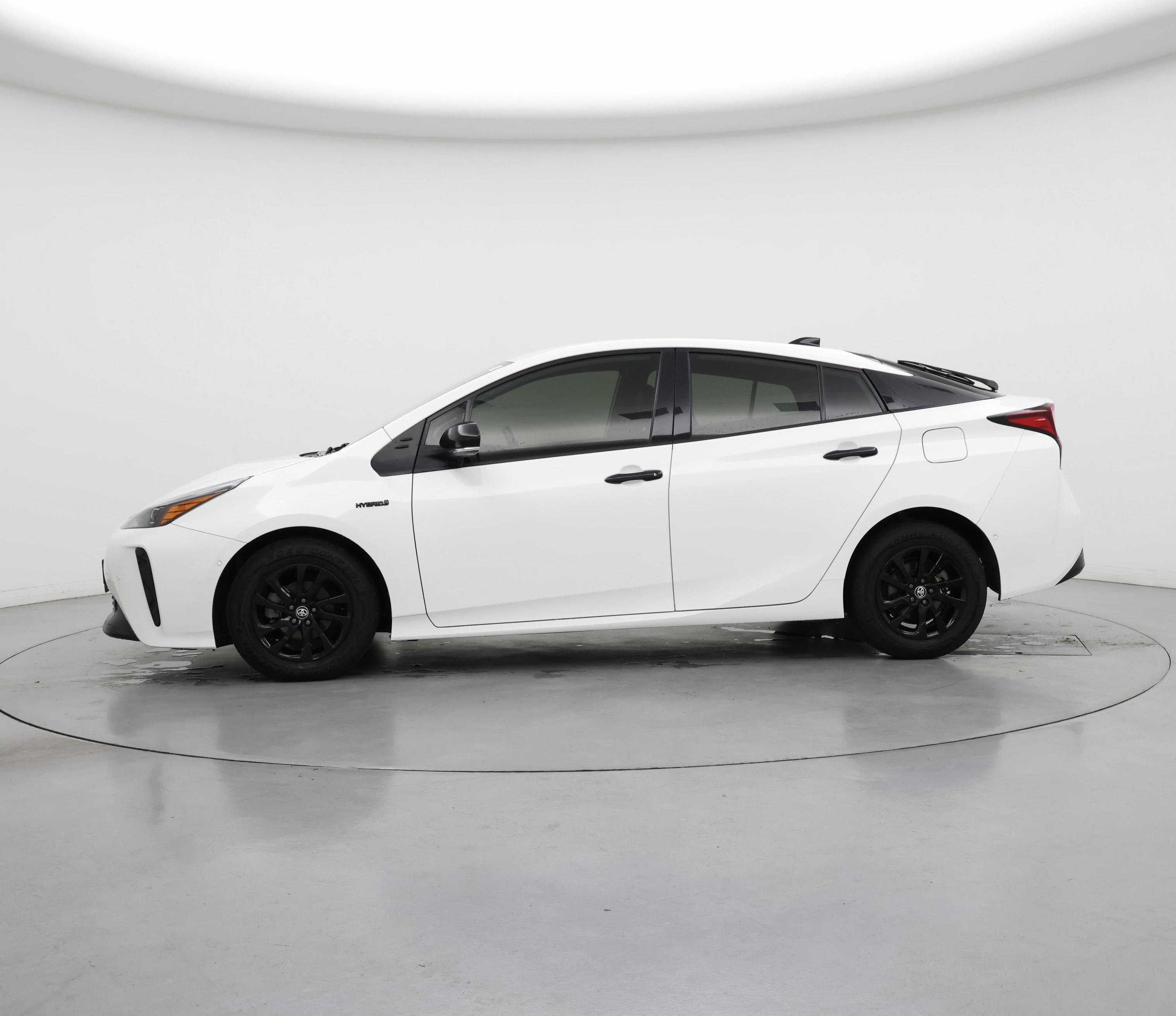 Thumbnail: 2022 Toyota Prius - 3