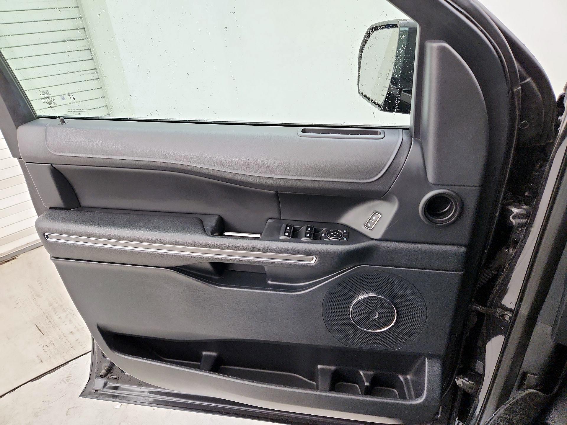 Thumbnail: 2022 Ford Expedition - 12