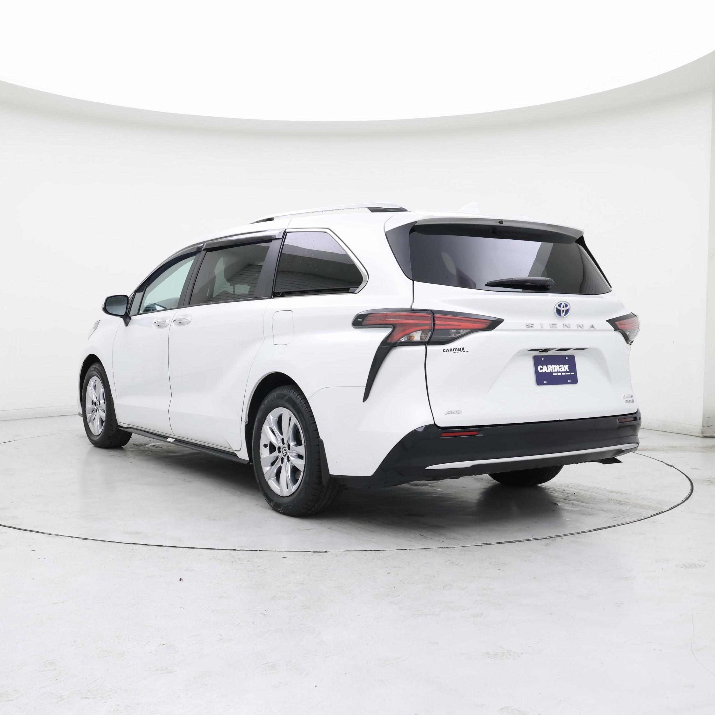 Thumbnail: 2023 Toyota Sienna - 2