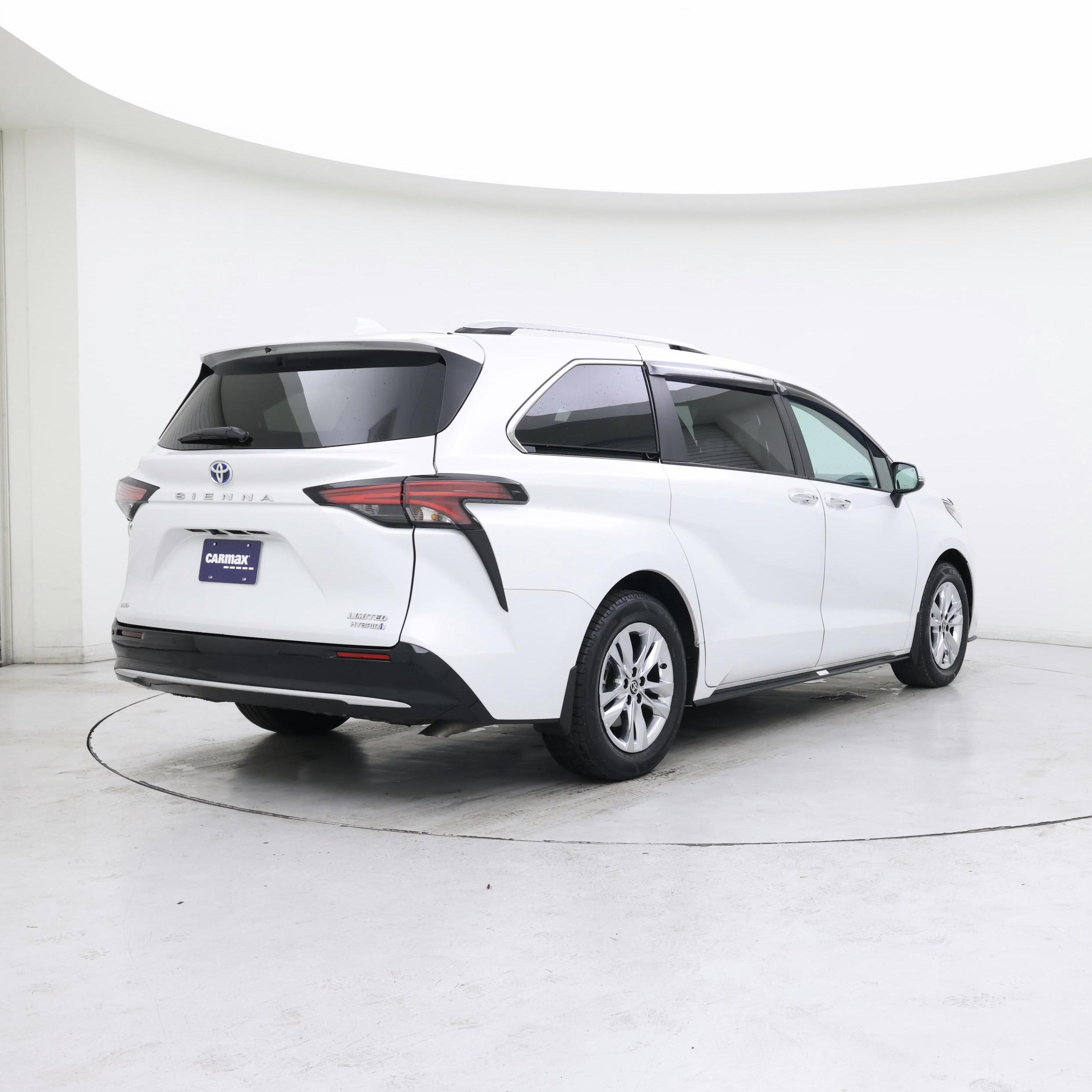 Thumbnail: 2023 Toyota Sienna - 8