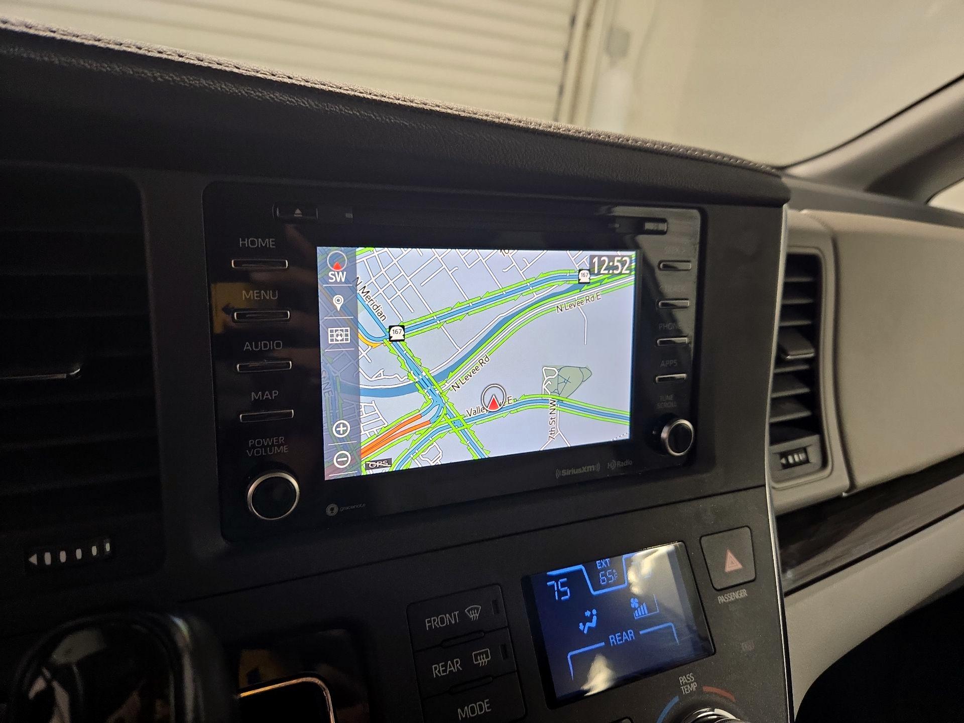 Thumbnail: 2019 Toyota Sienna - 14