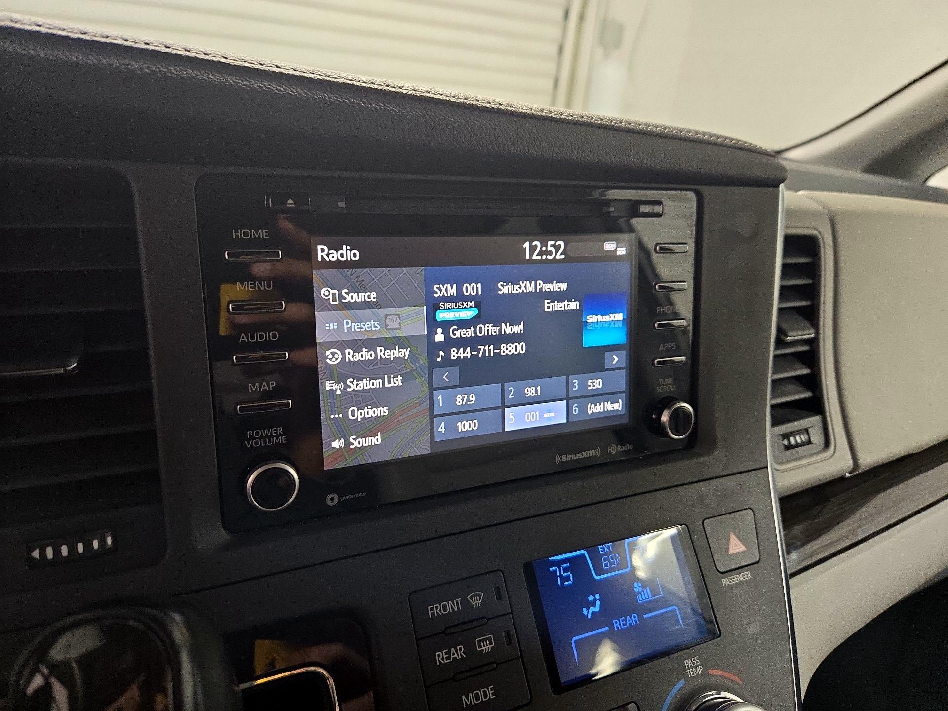 Thumbnail: 2019 Toyota Sienna - 16