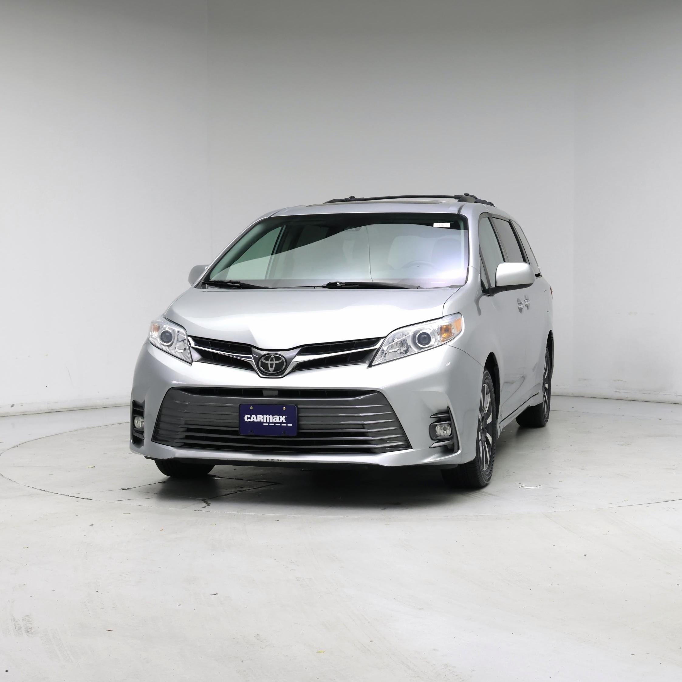 Thumbnail: 2019 Toyota Sienna - 4