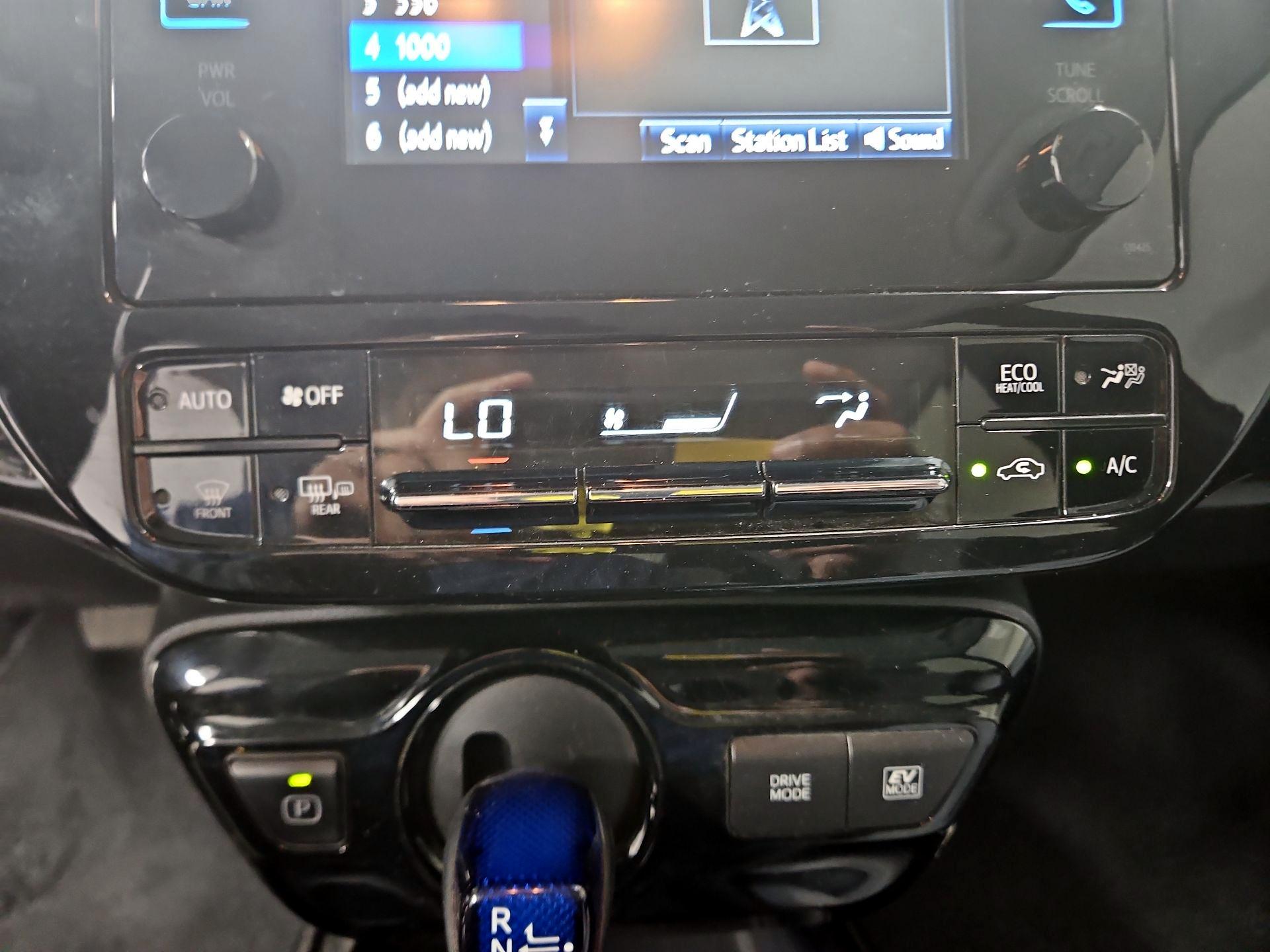 Thumbnail: 2019 Toyota Prius - 16