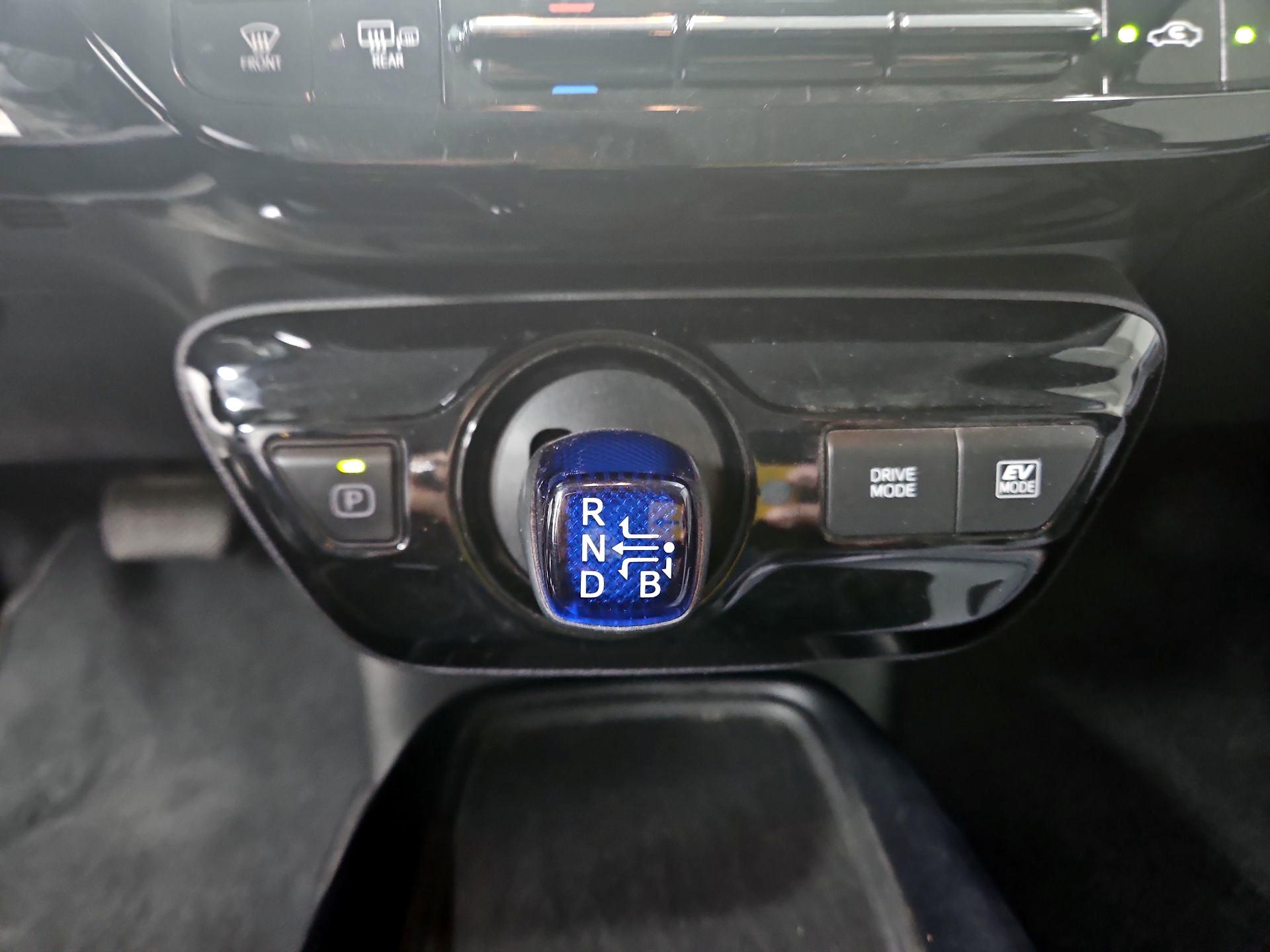 Thumbnail: 2019 Toyota Prius - 17