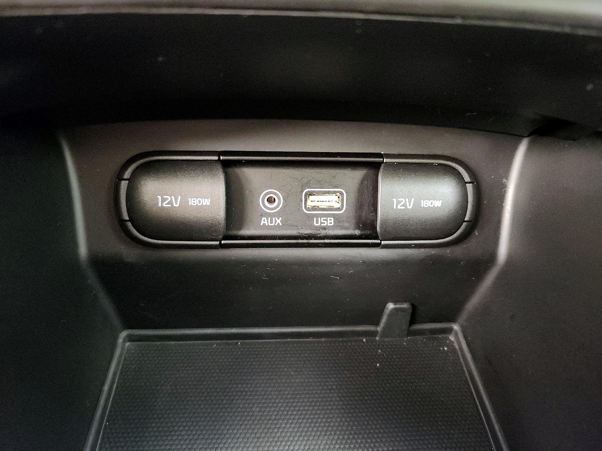 Thumbnail: 2020 Kia Sorento - 18