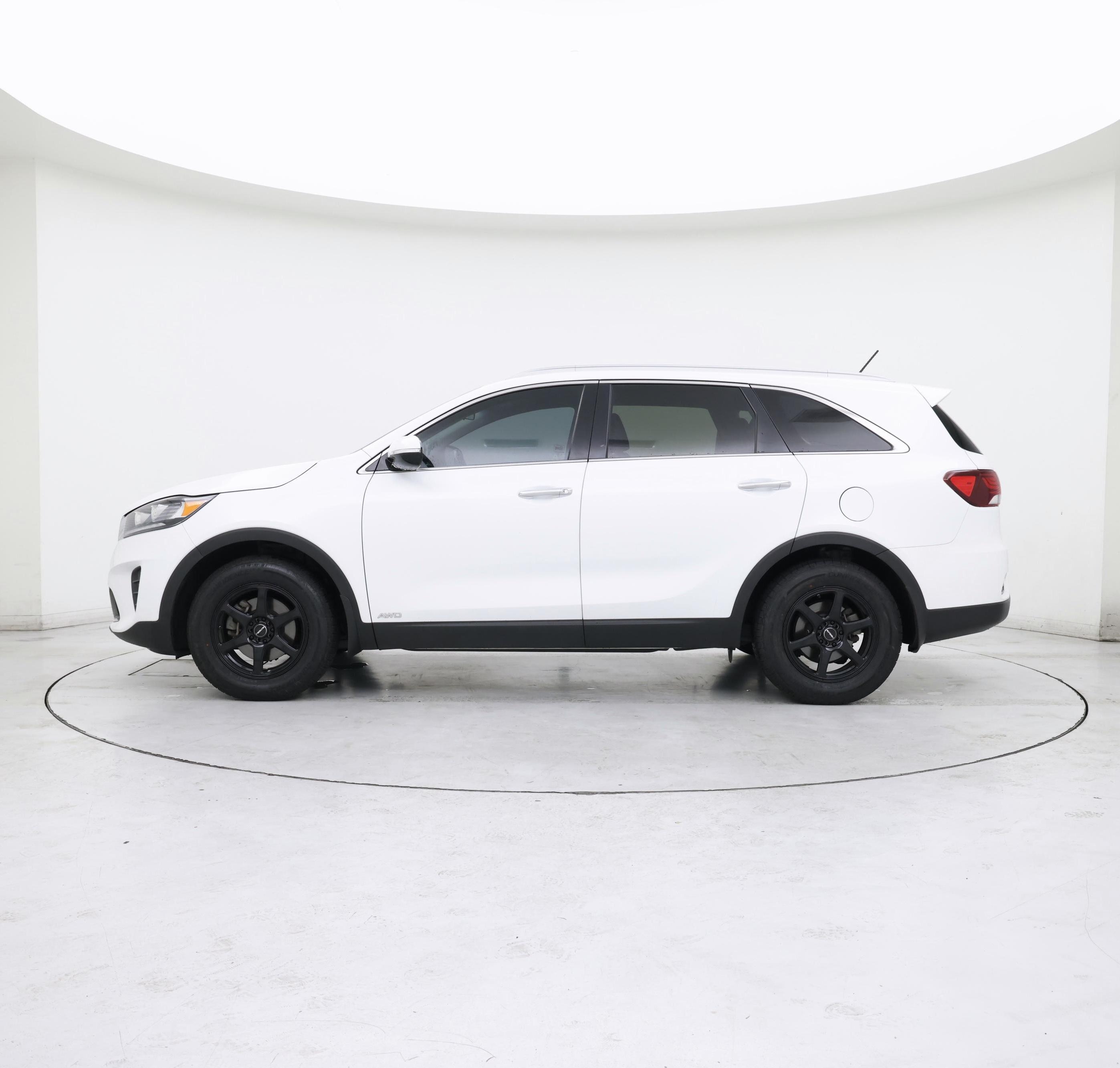Thumbnail: 2020 Kia Sorento - 3