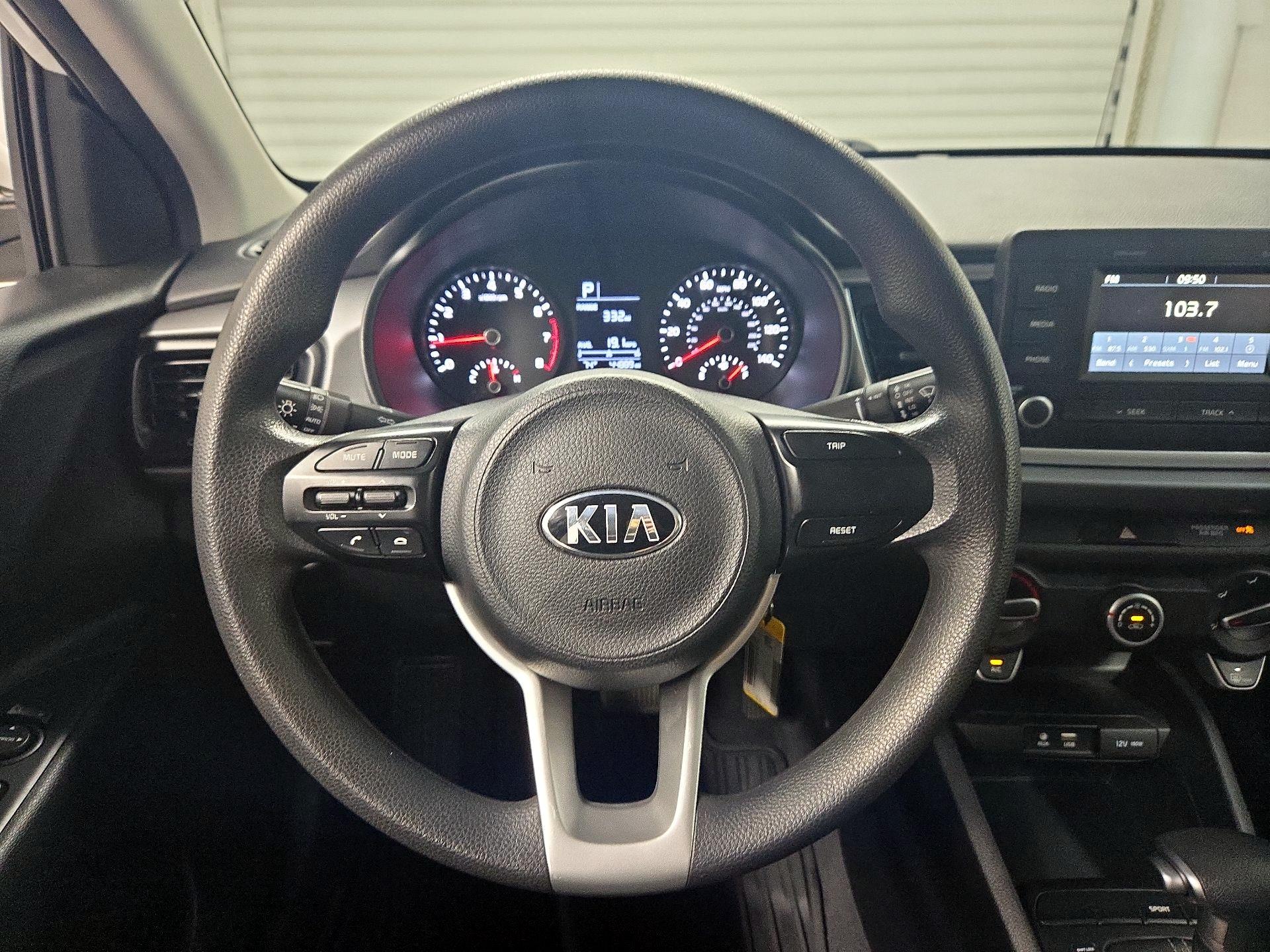 Thumbnail: 2019 Kia Rio - 10