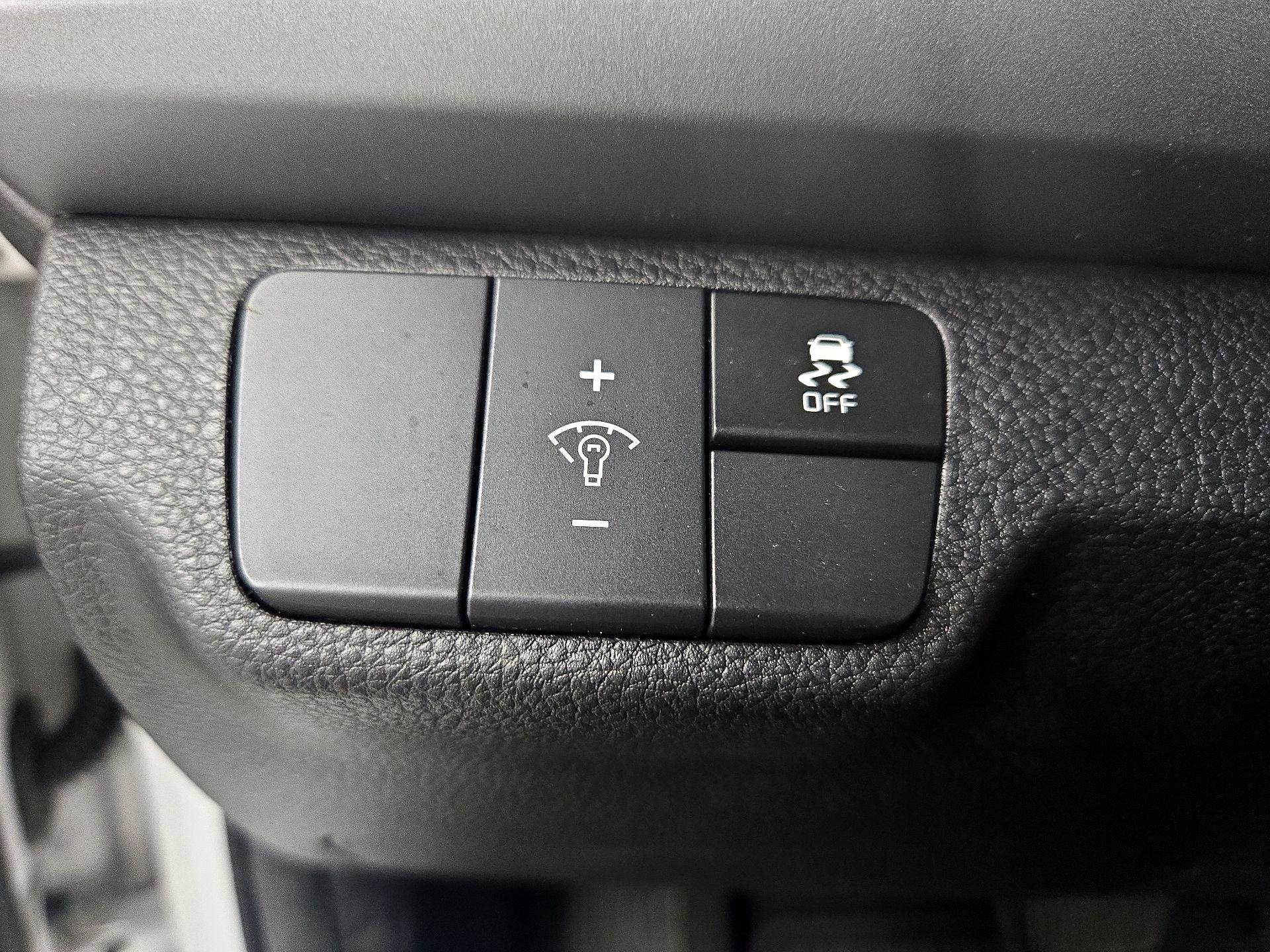 Thumbnail: 2019 Kia Rio - 13