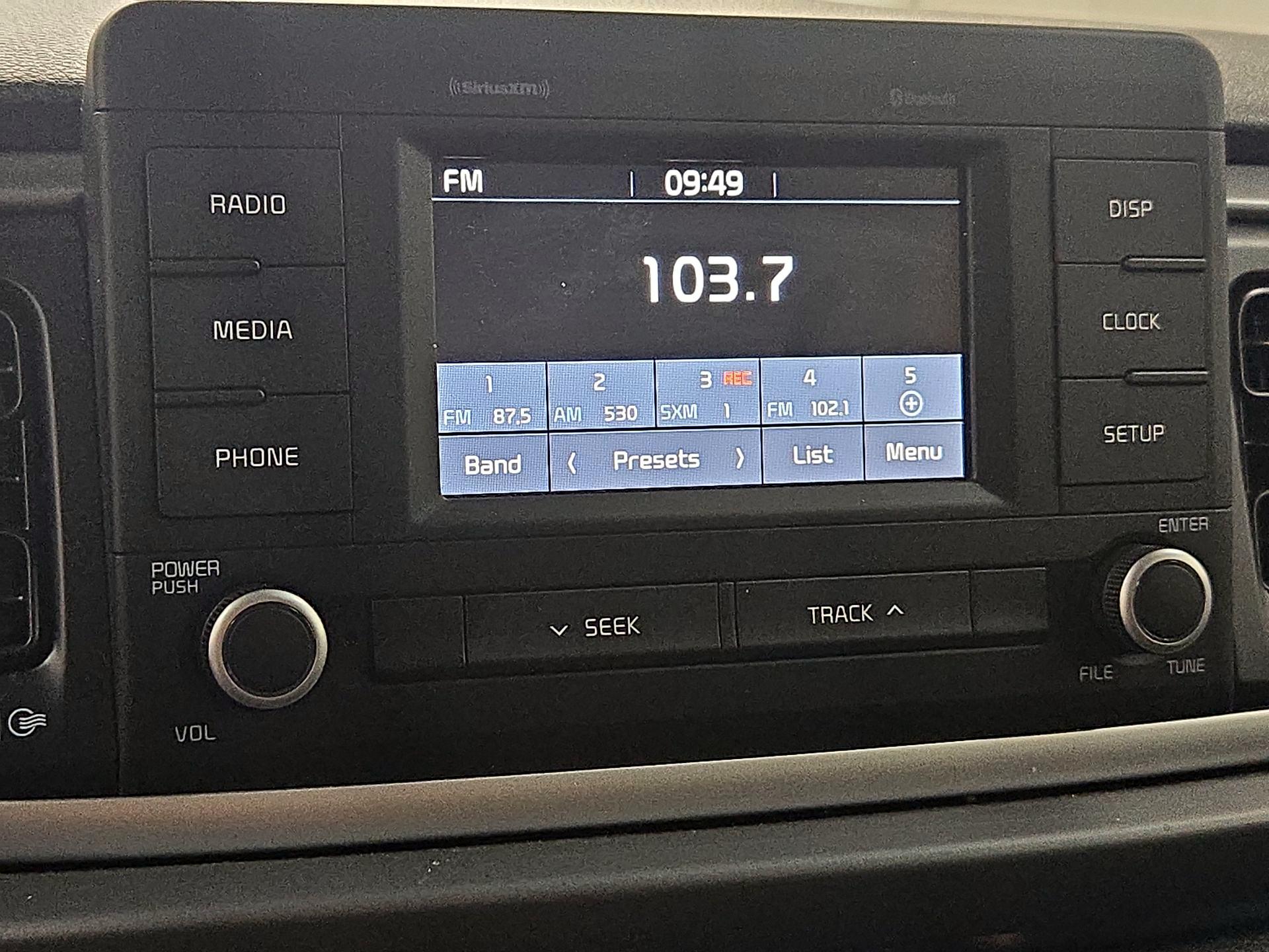 Thumbnail: 2019 Kia Rio - 15