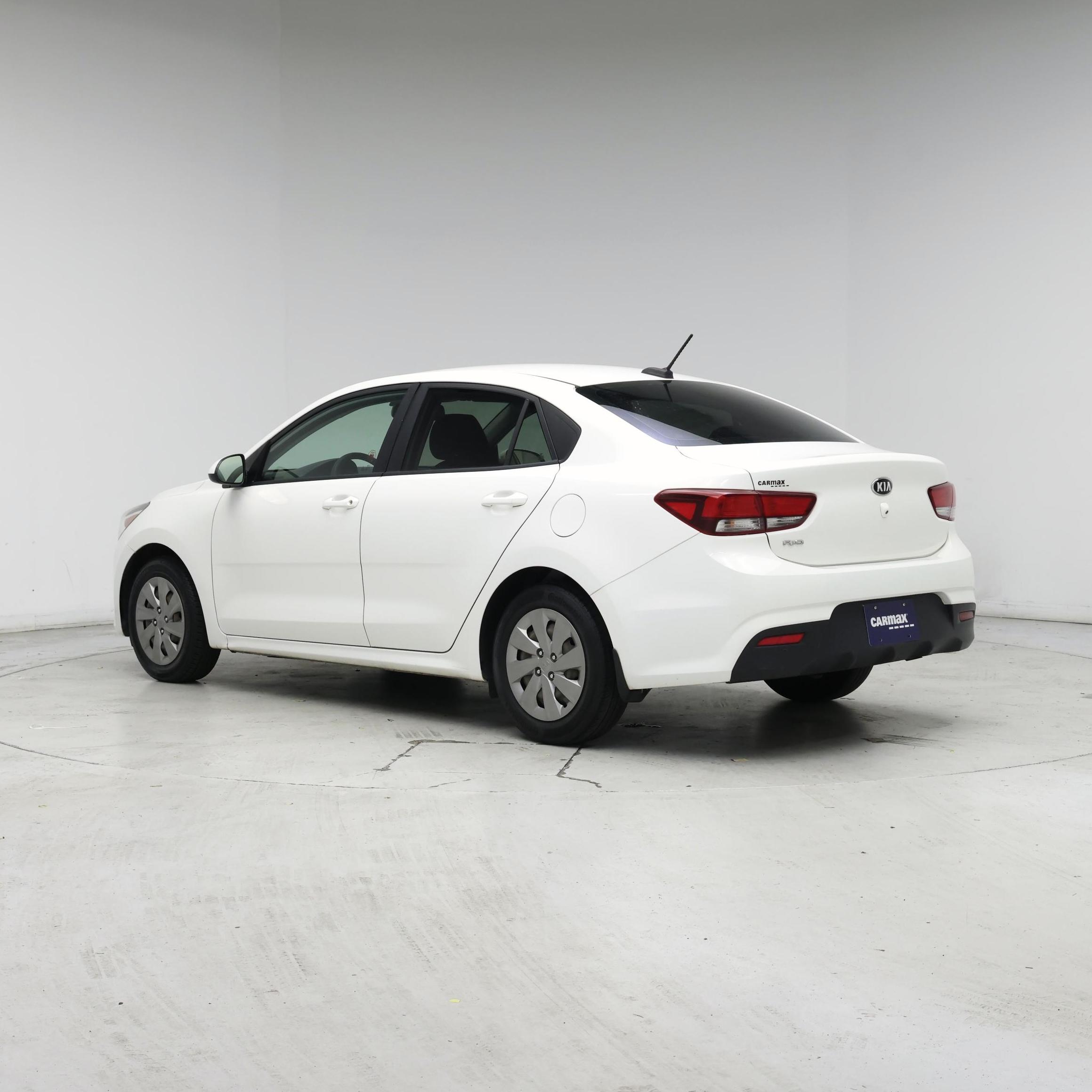 Thumbnail: 2019 Kia Rio - 2