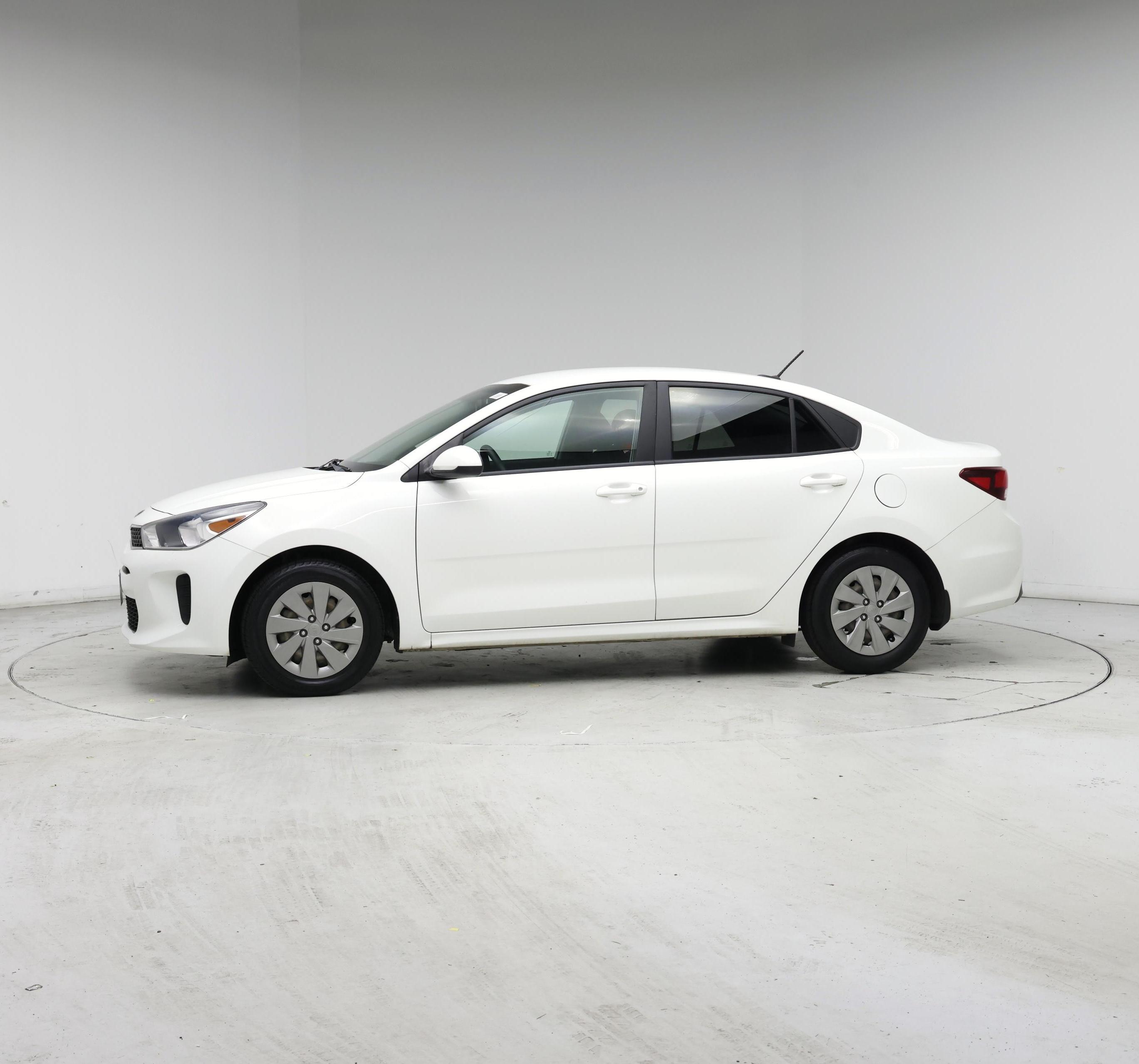 Thumbnail: 2019 Kia Rio - 3