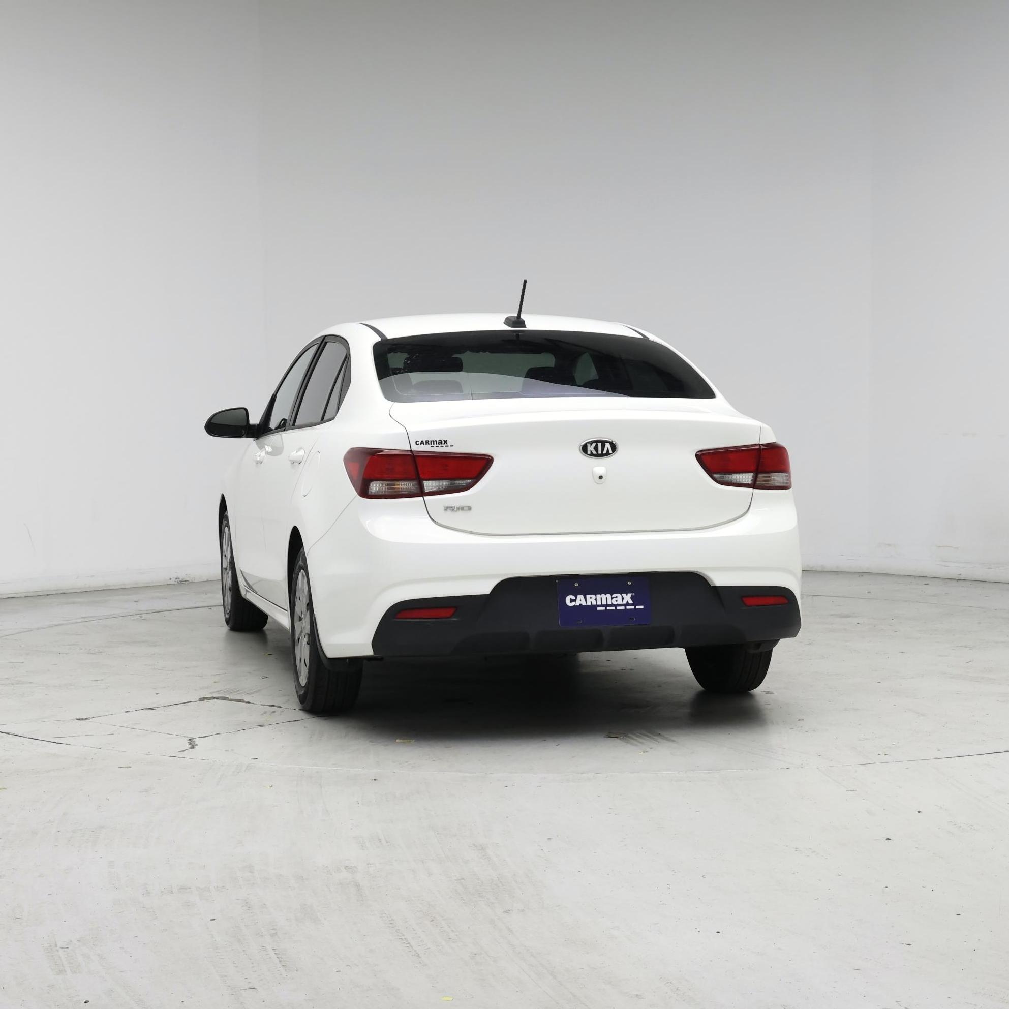 Thumbnail: 2019 Kia Rio - 6
