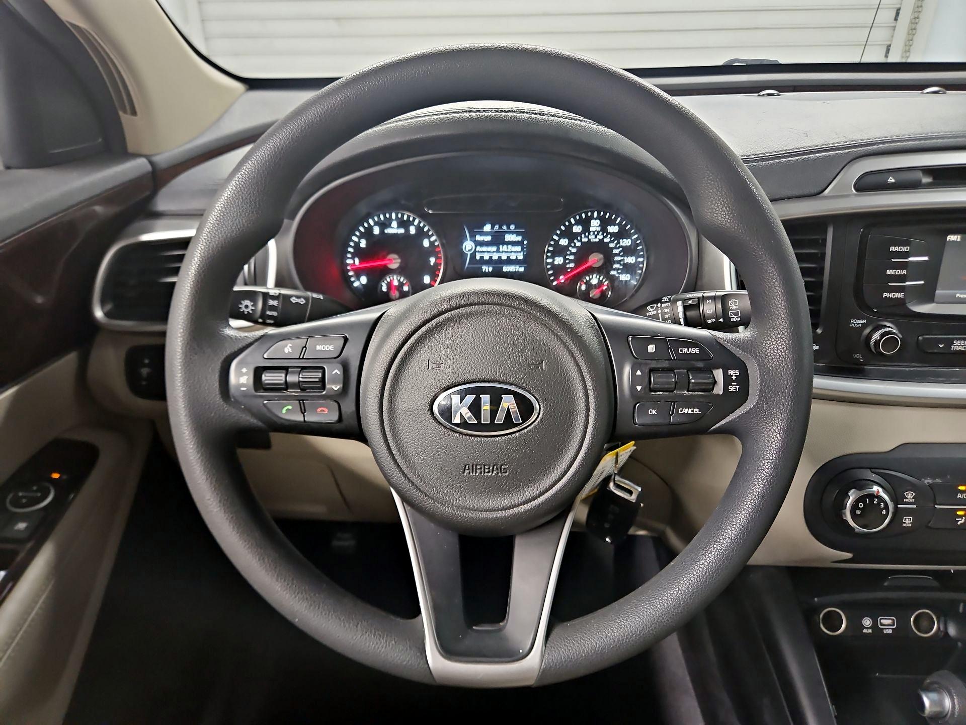 Thumbnail: 2017 Kia Sorento - 10