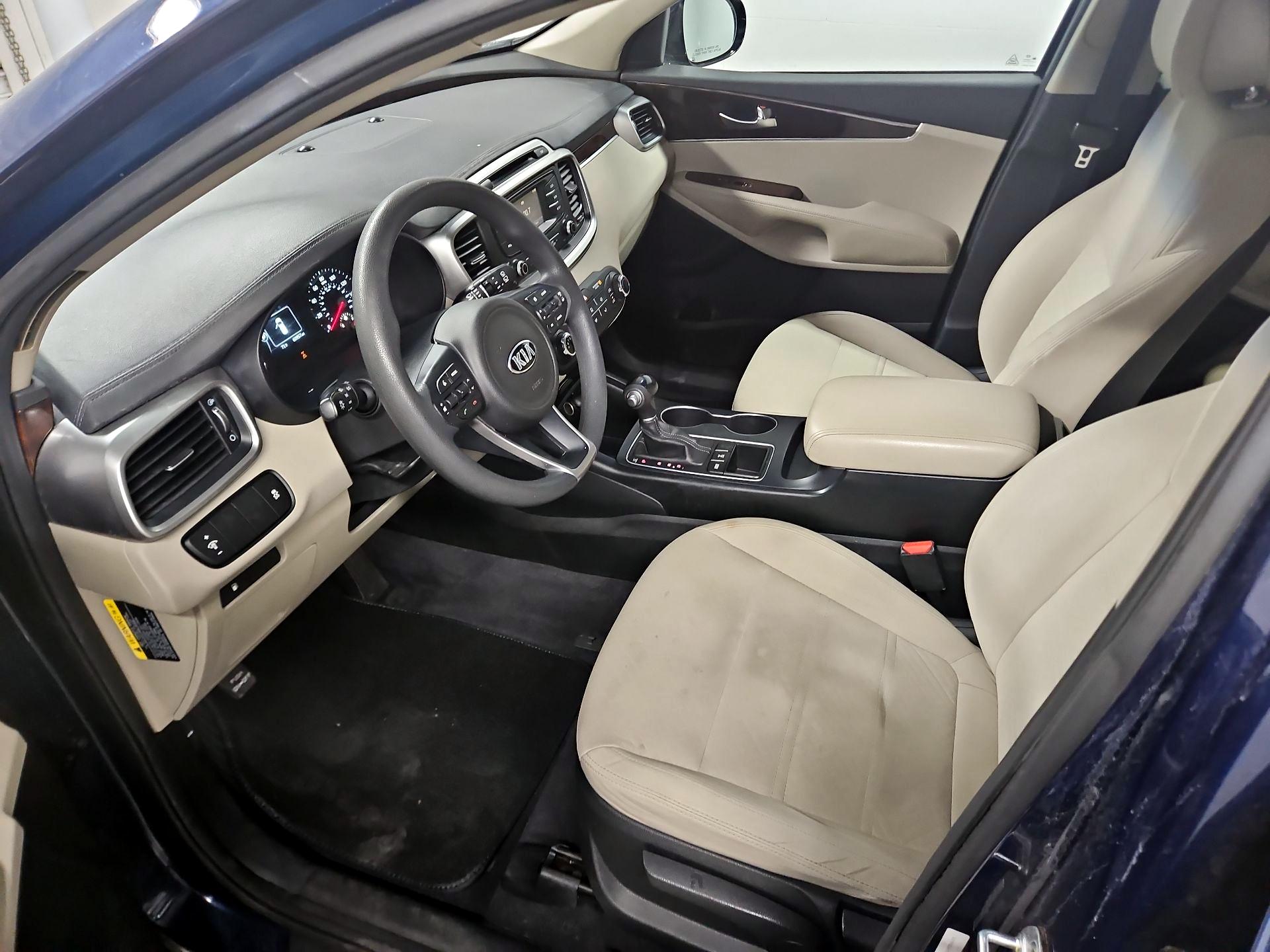 Thumbnail: 2017 Kia Sorento - 11