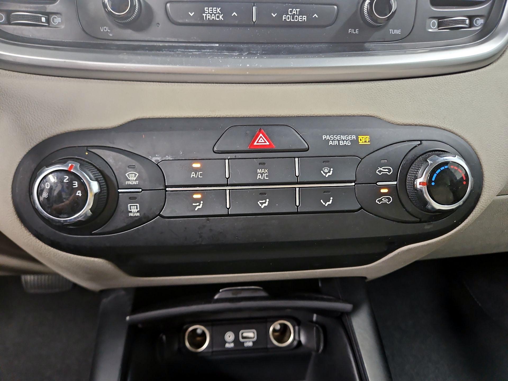 Thumbnail: 2017 Kia Sorento - 16