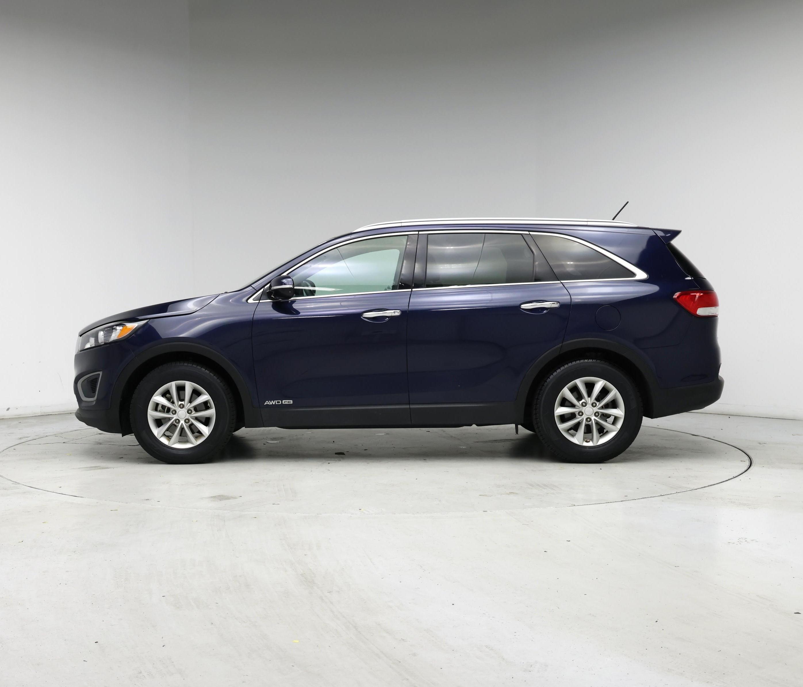 Thumbnail: 2017 Kia Sorento - 3