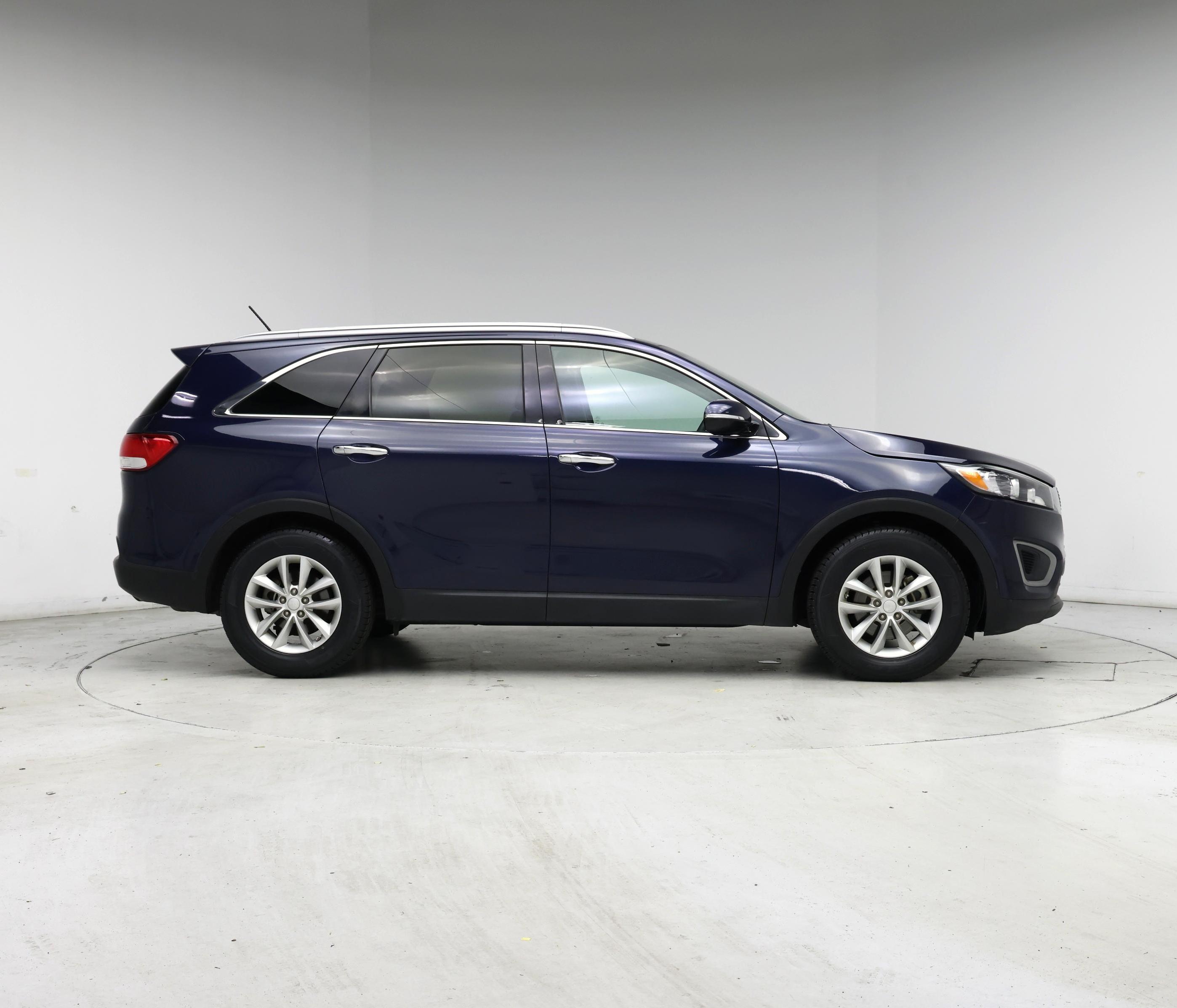 Thumbnail: 2017 Kia Sorento - 7