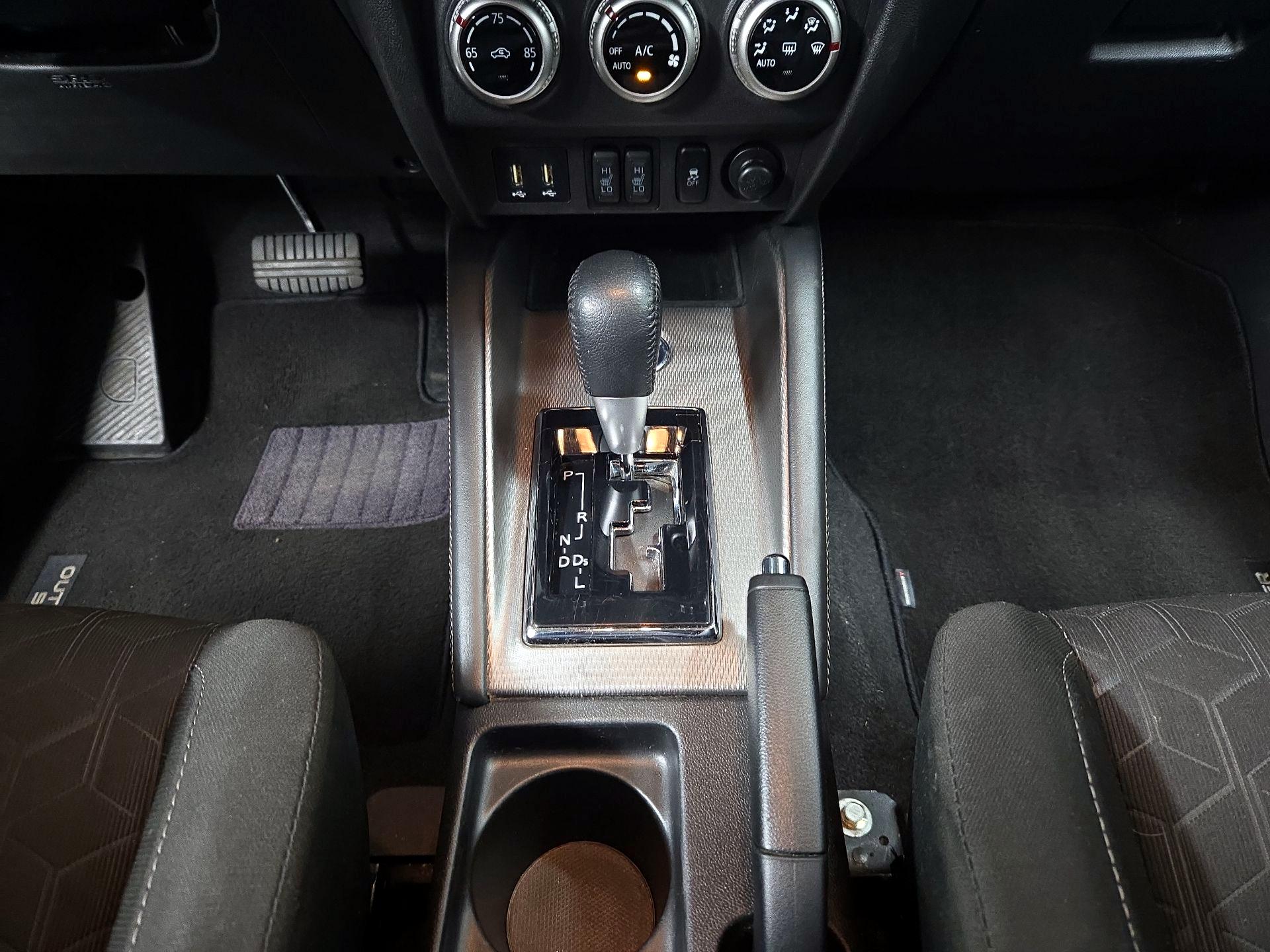 Thumbnail: 2021 Mitsubishi Outlander Sport - 17