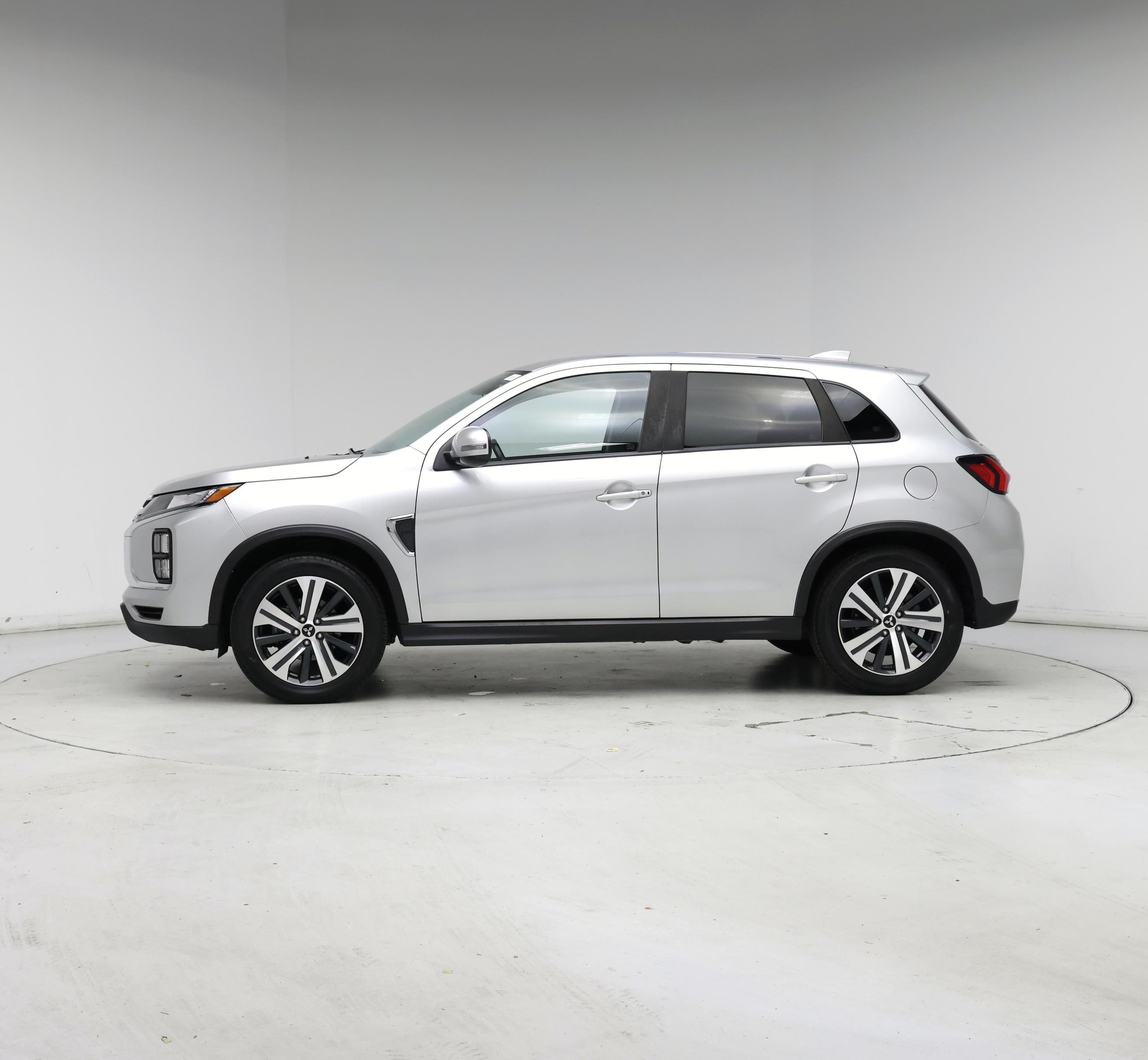 Thumbnail: 2021 Mitsubishi Outlander Sport - 3