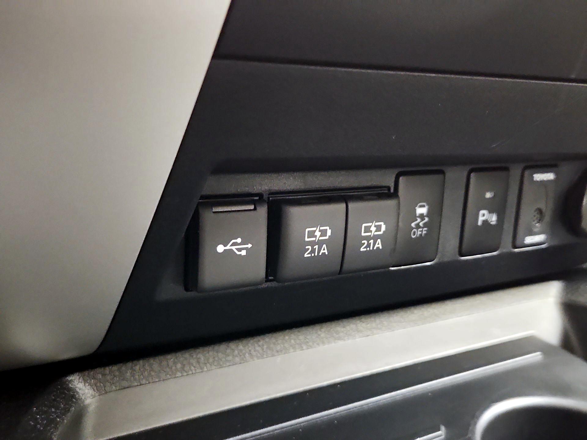 Thumbnail: 2020 Toyota Tundra - 19