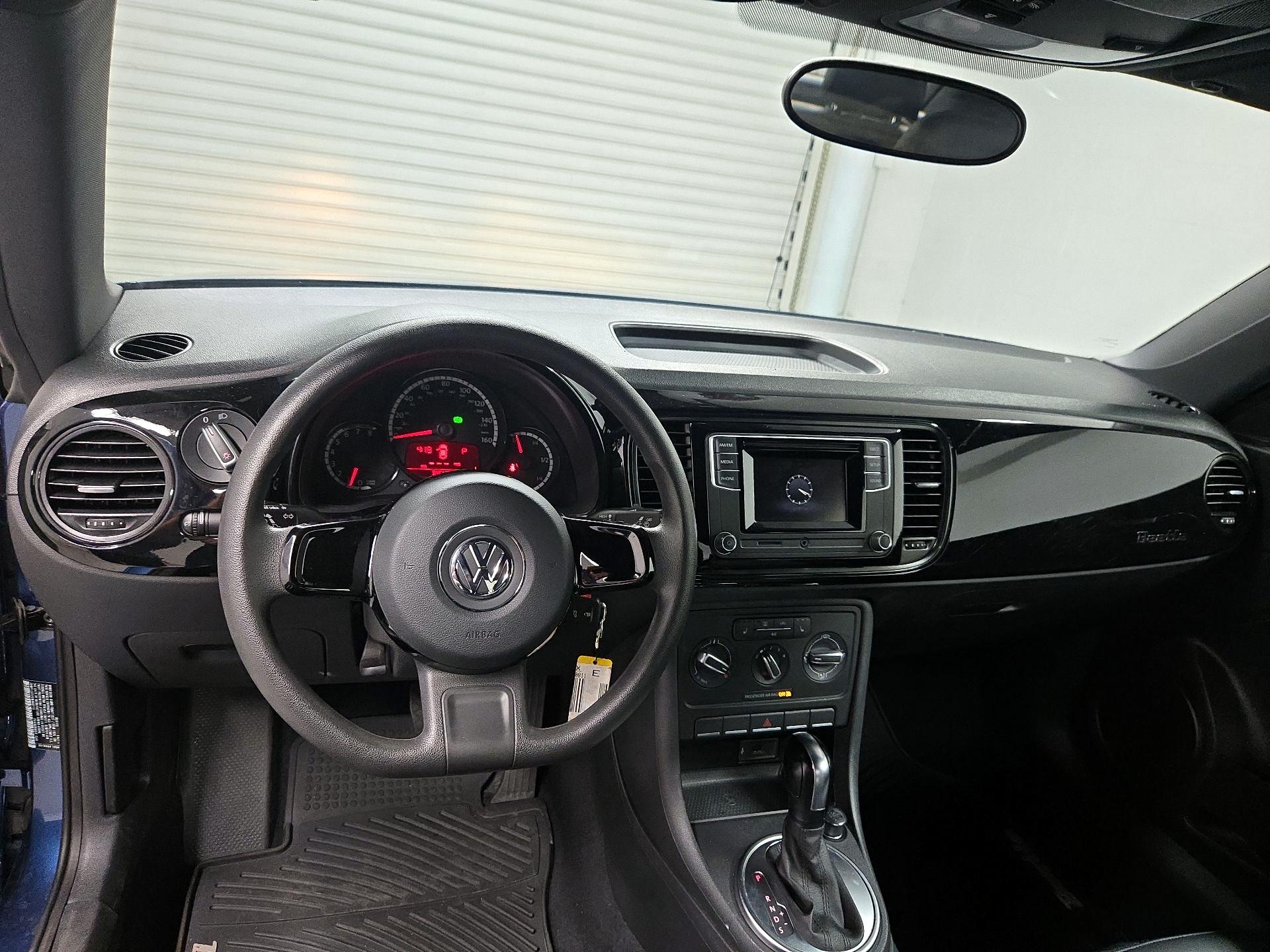 Thumbnail: 2016 Volkswagen Beetle - 9
