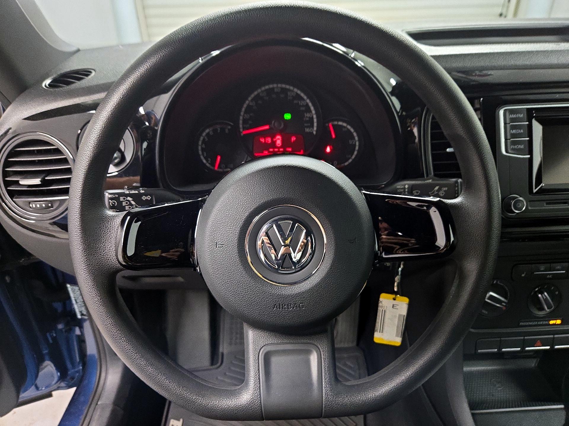 Thumbnail: 2016 Volkswagen Beetle - 10