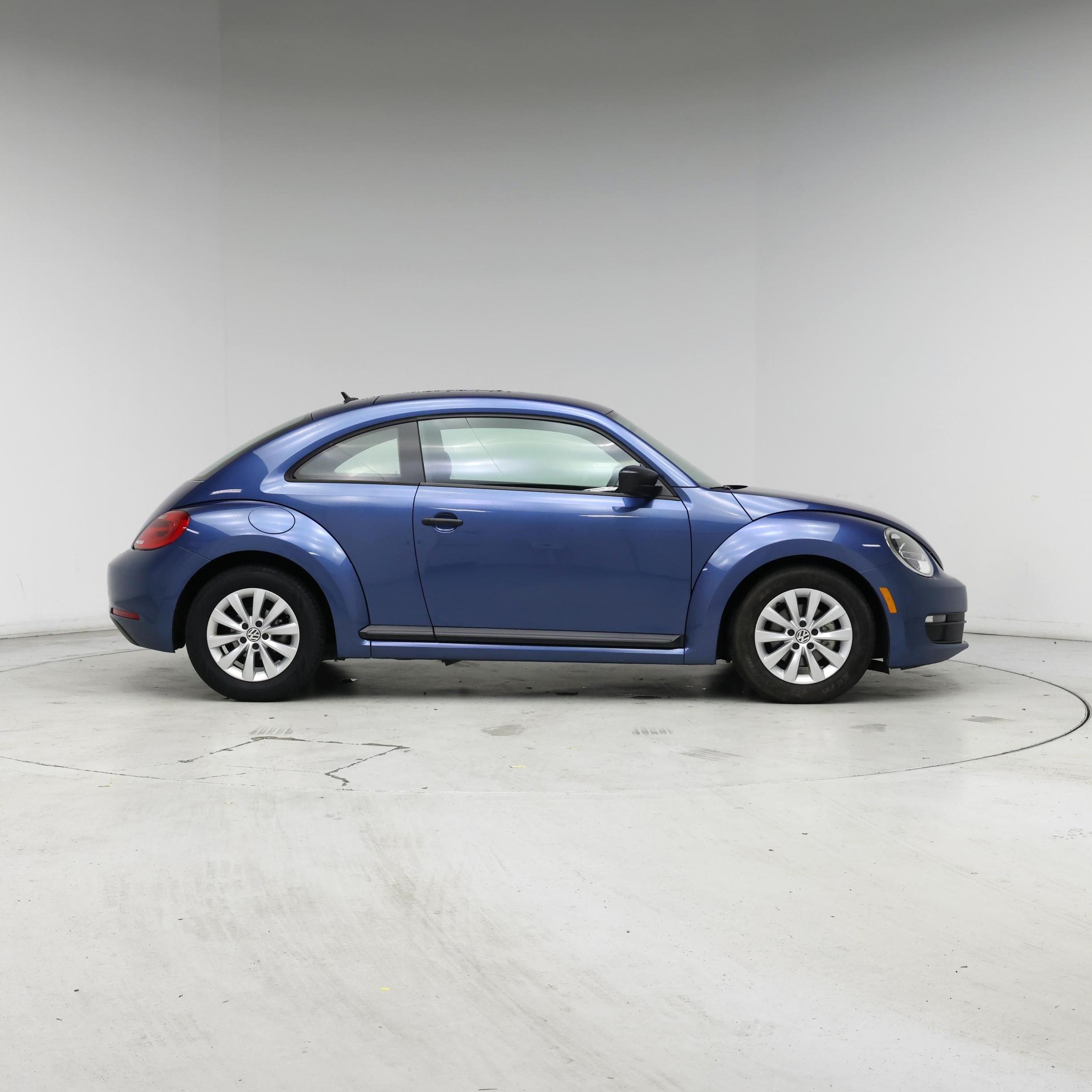 Thumbnail: 2016 Volkswagen Beetle - 7