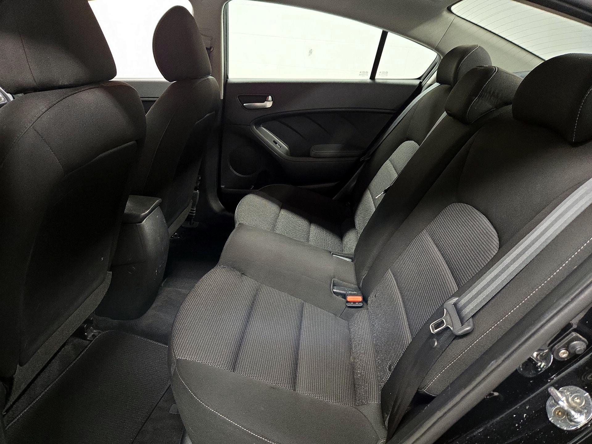 Thumbnail: 2017 Kia Forte - 18