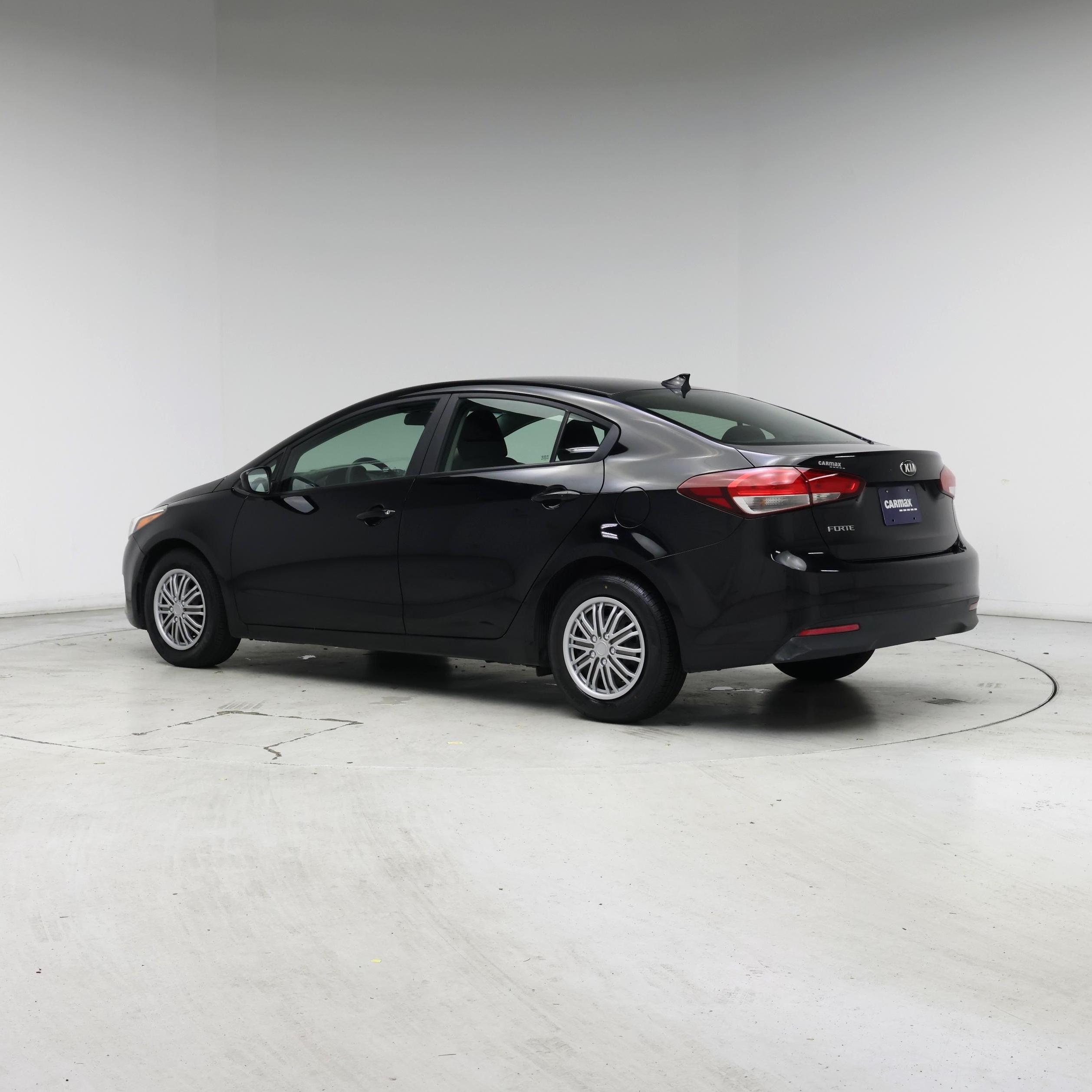 Thumbnail: 2017 Kia Forte - 2