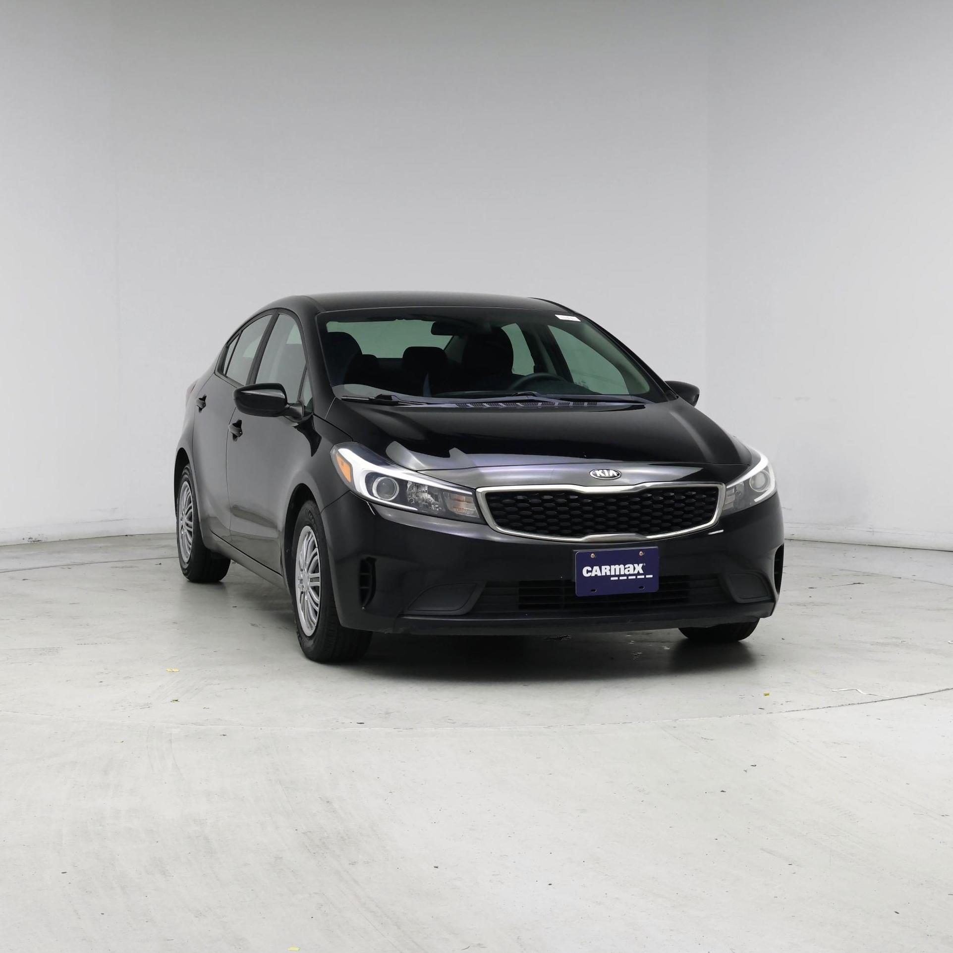 Thumbnail: 2017 Kia Forte - 5