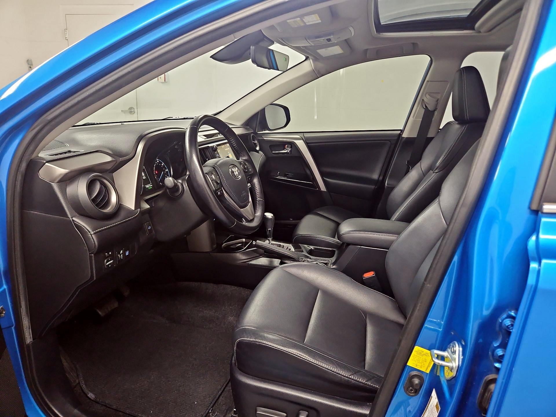Thumbnail: 2016 Toyota RAV4 - 11