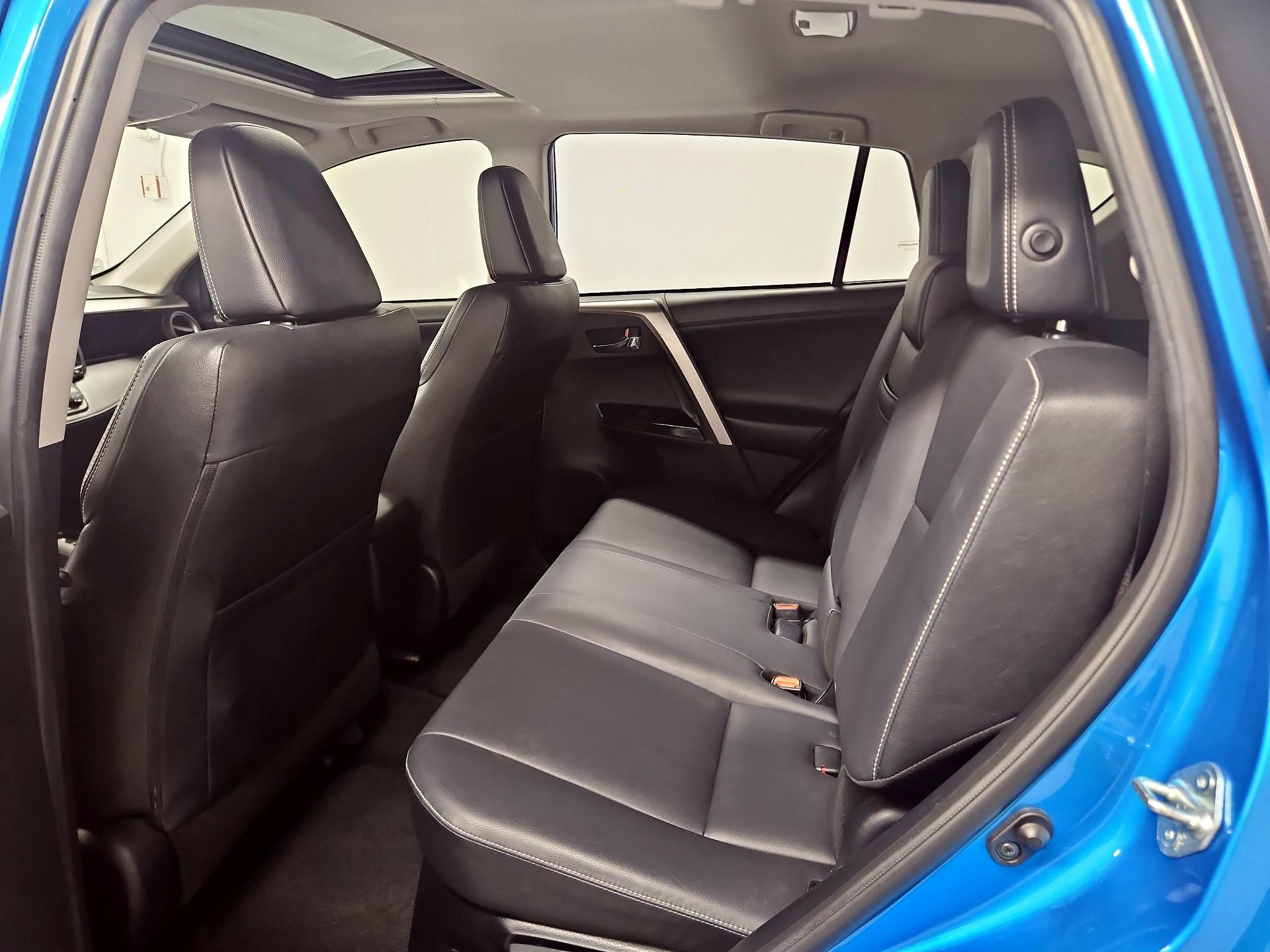 Thumbnail: 2016 Toyota RAV4 - 20