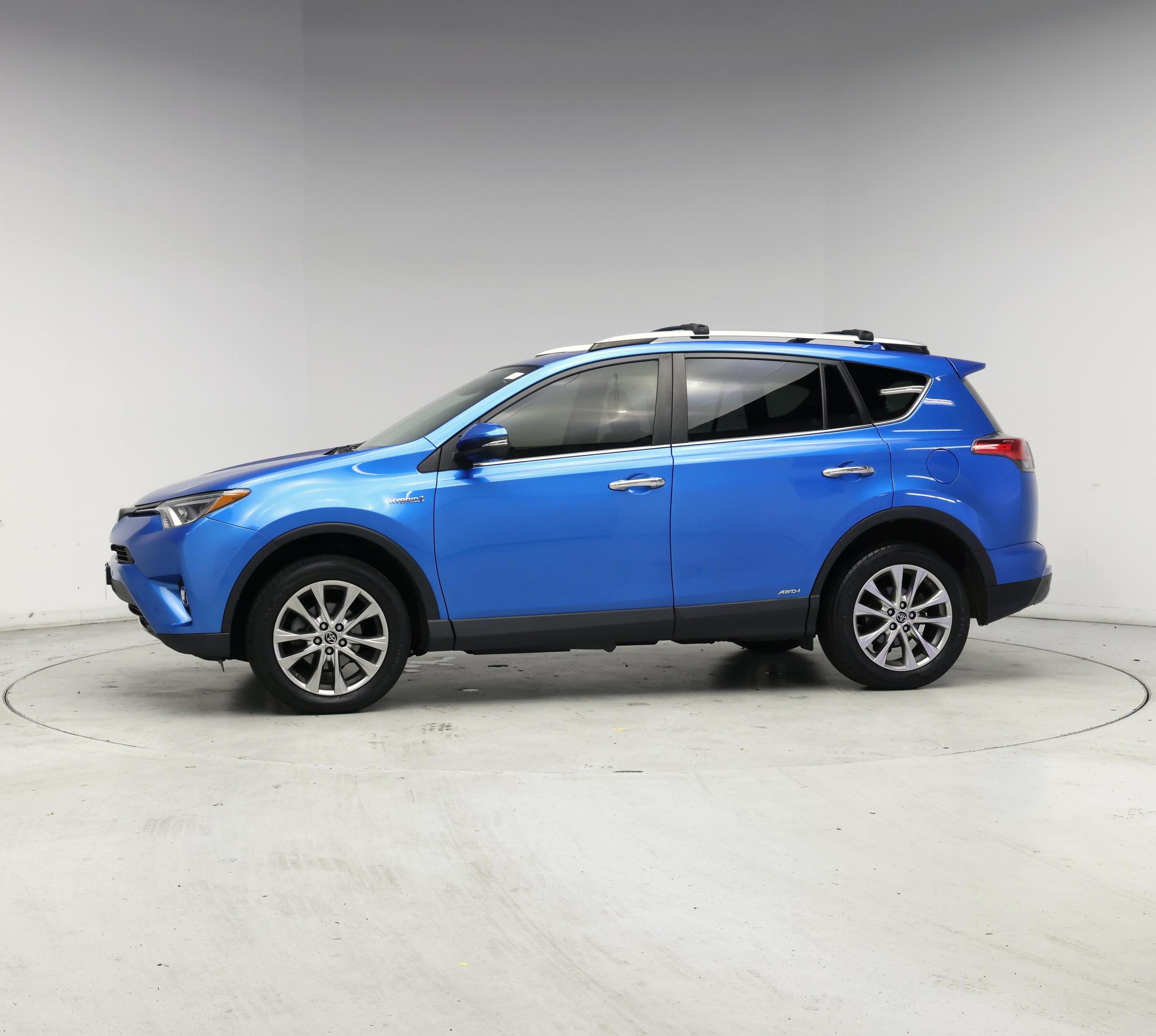 Thumbnail: 2016 Toyota RAV4 - 3