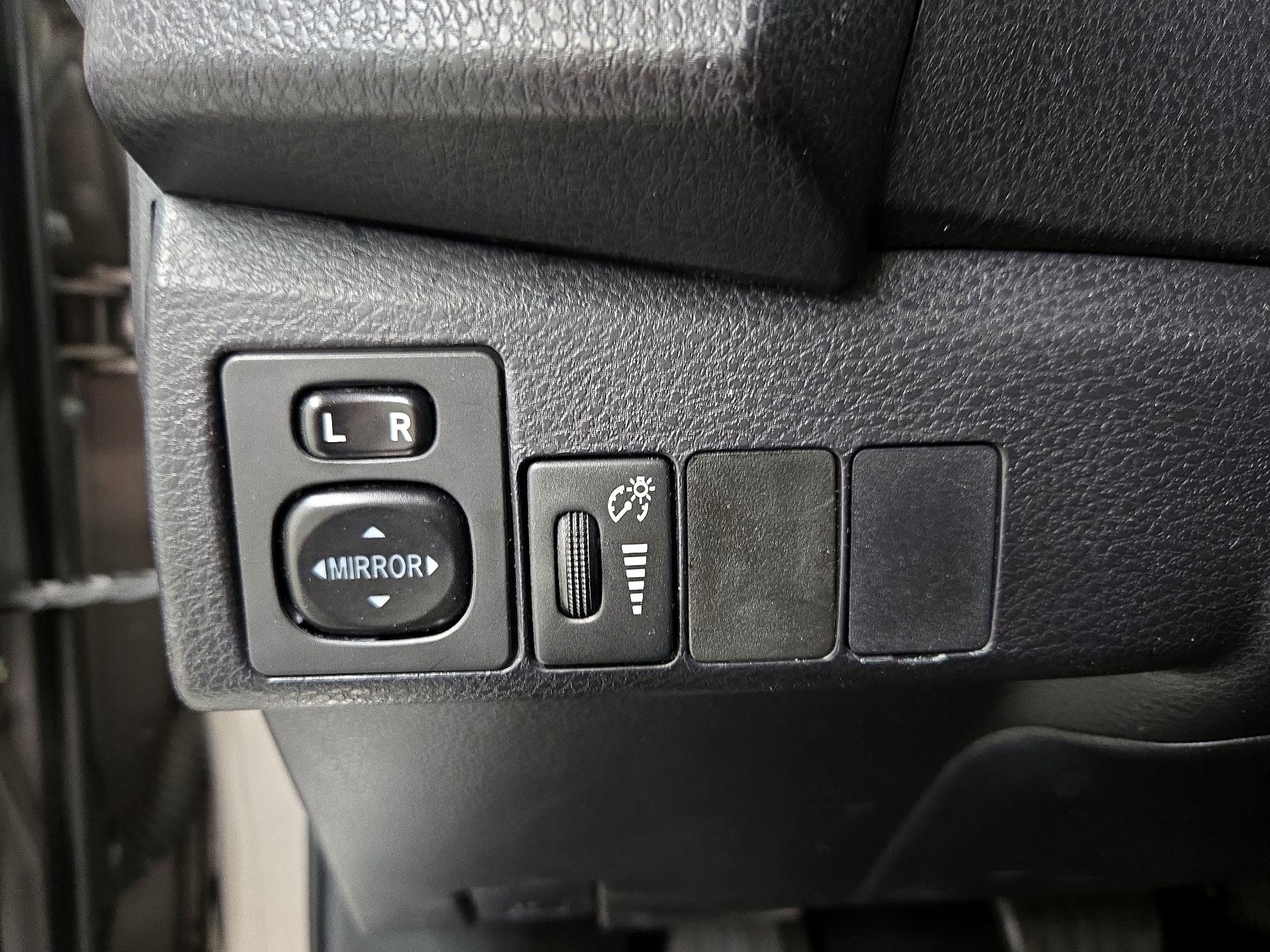 Thumbnail: 2016 Toyota Corolla - 13